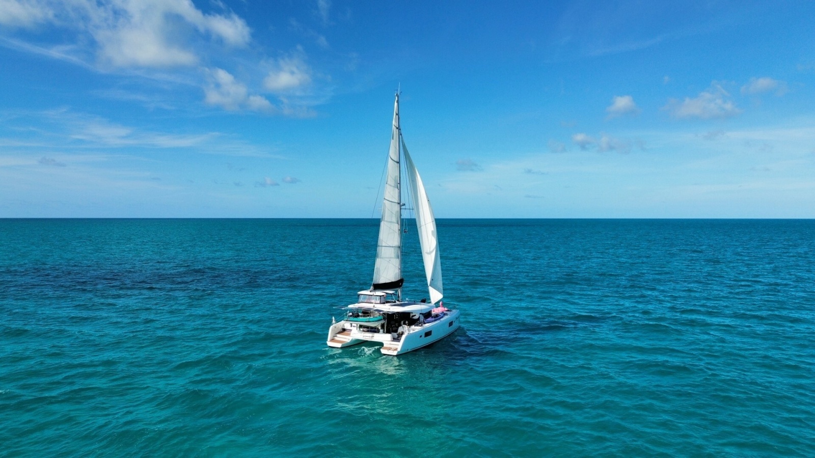 Paradise 42ft Lagoon Yacht For Sale