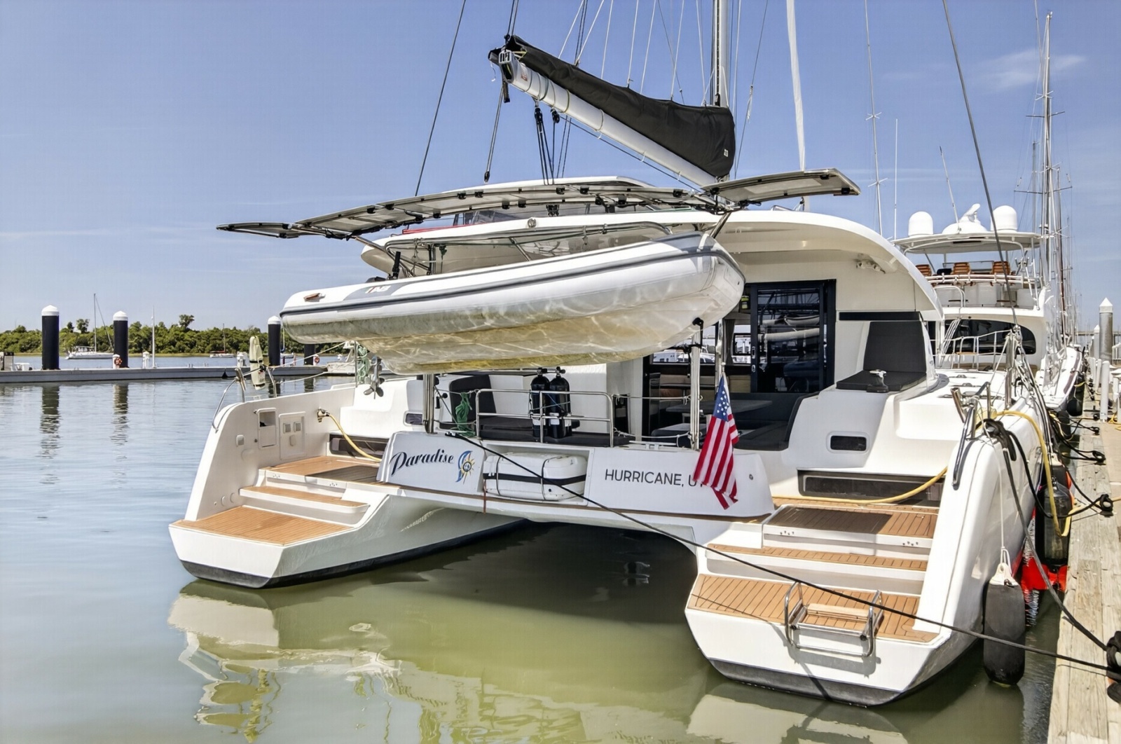 Paradise 42ft Lagoon Yacht For Sale