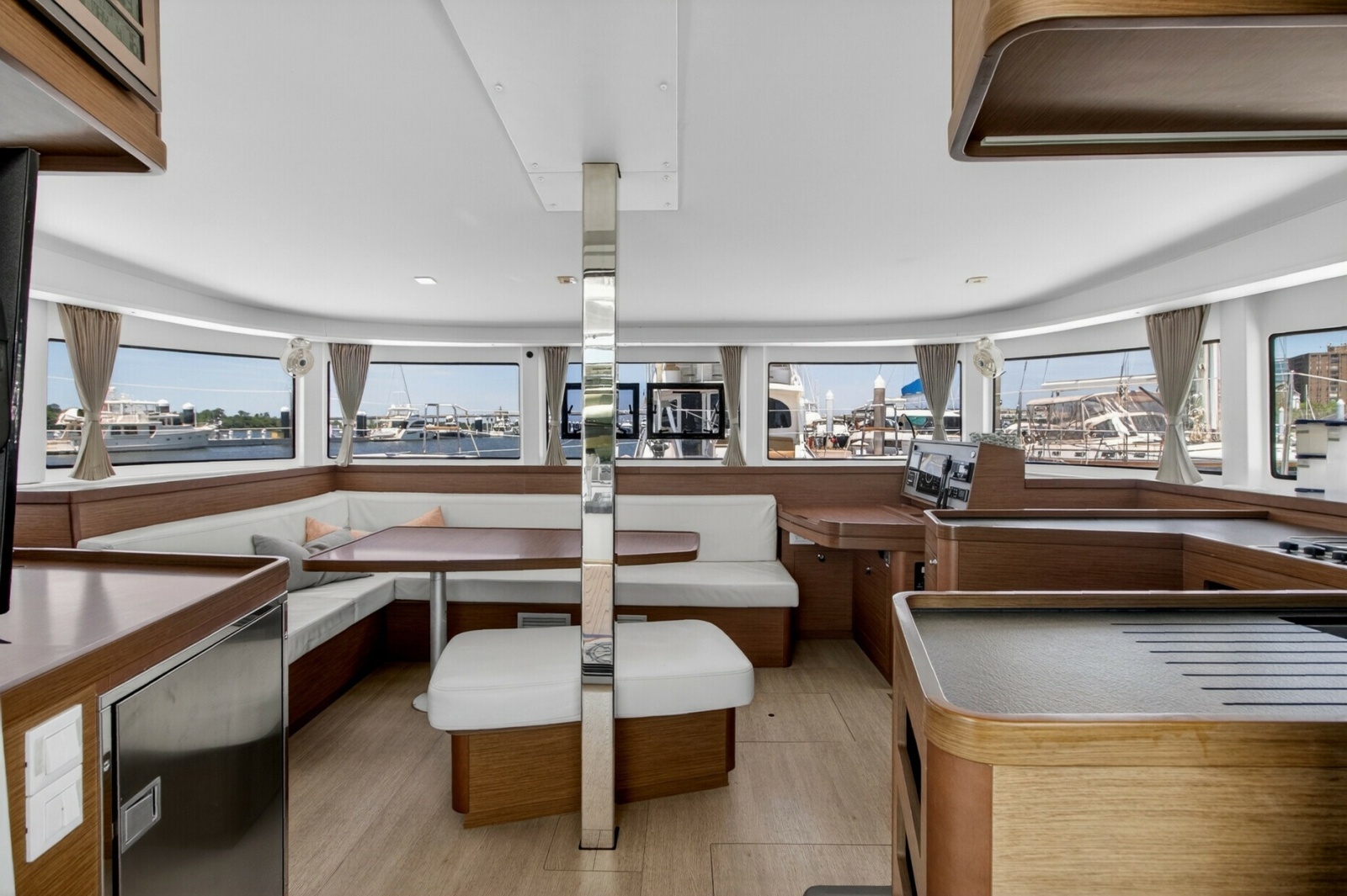 Paradise 42ft Lagoon Yacht For Sale