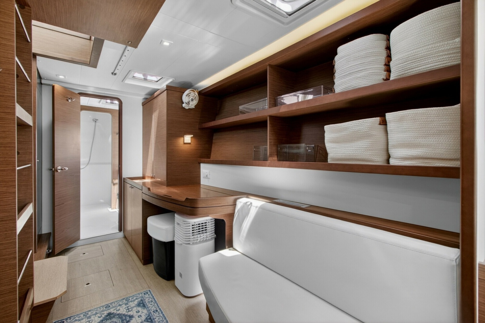 Paradise 42ft Lagoon Yacht For Sale