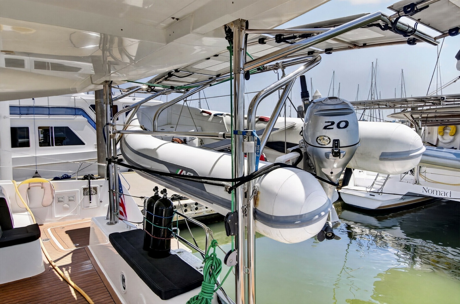 Paradise 42ft Lagoon Yacht For Sale