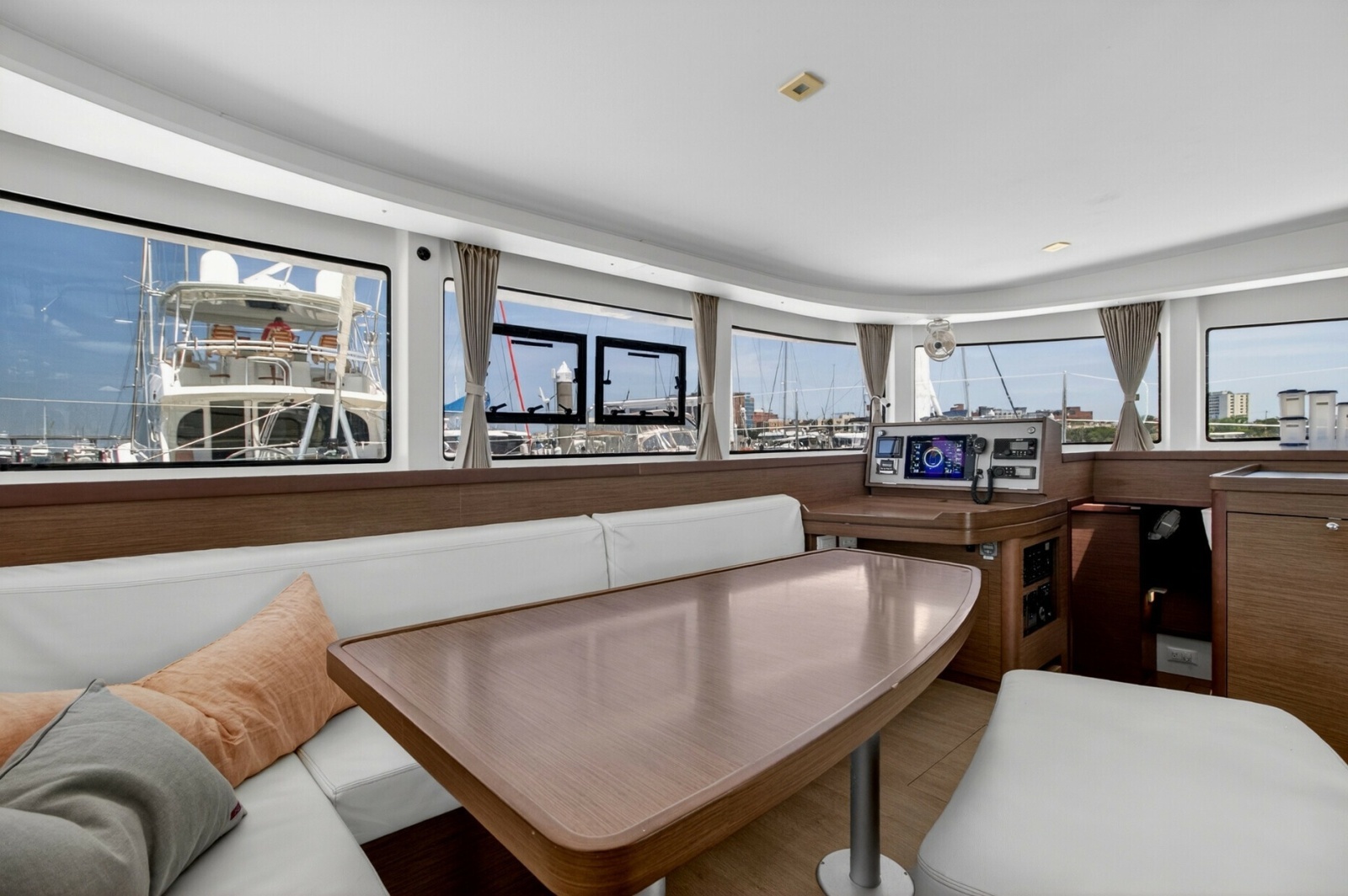 Paradise 42ft Lagoon Yacht For Sale