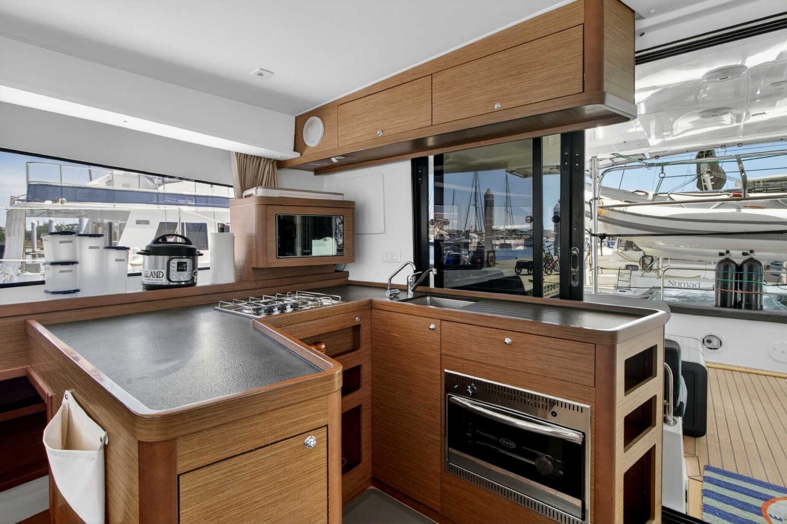 Paradise 42ft Lagoon Yacht For Sale