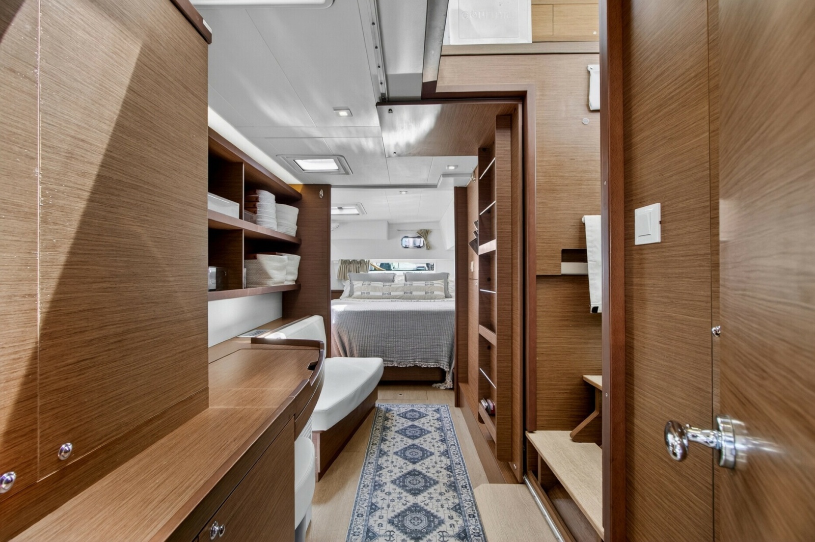 Paradise 42ft Lagoon Yacht For Sale