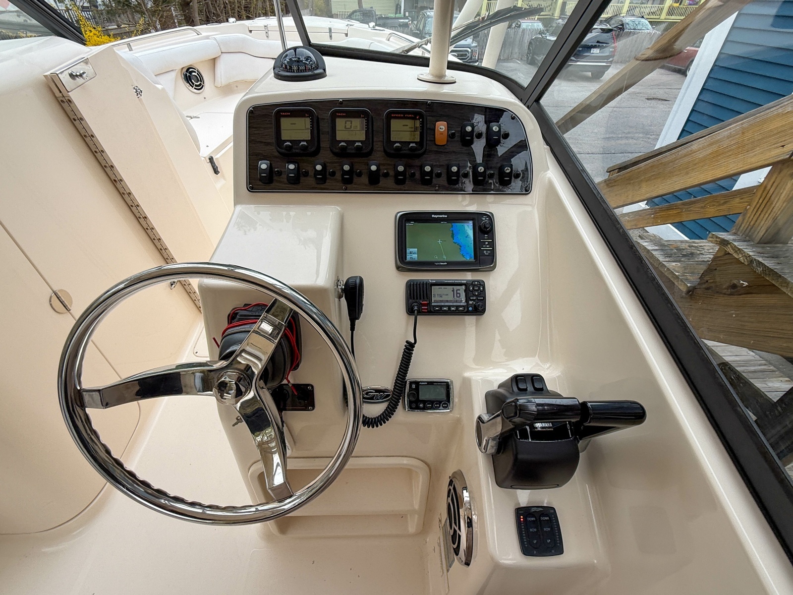 2015 Grady-White Freedom 275