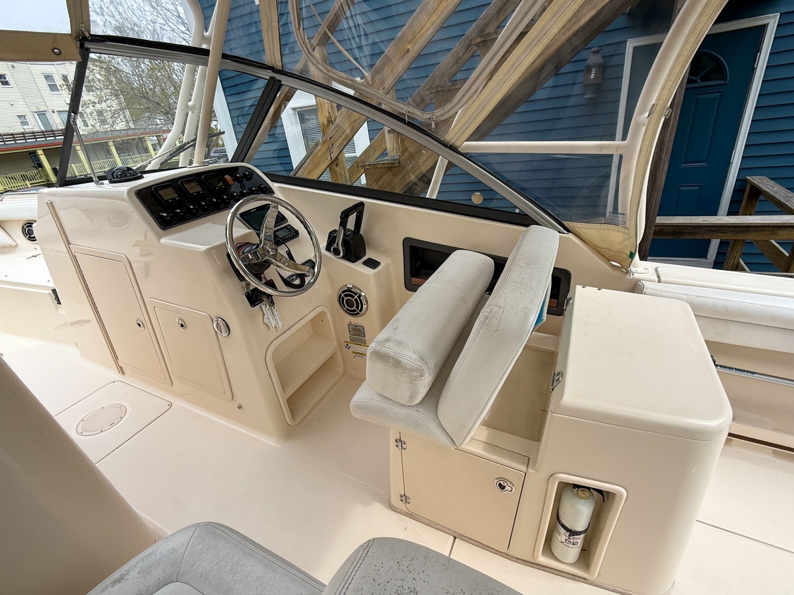 2015 Grady-White Freedom 275