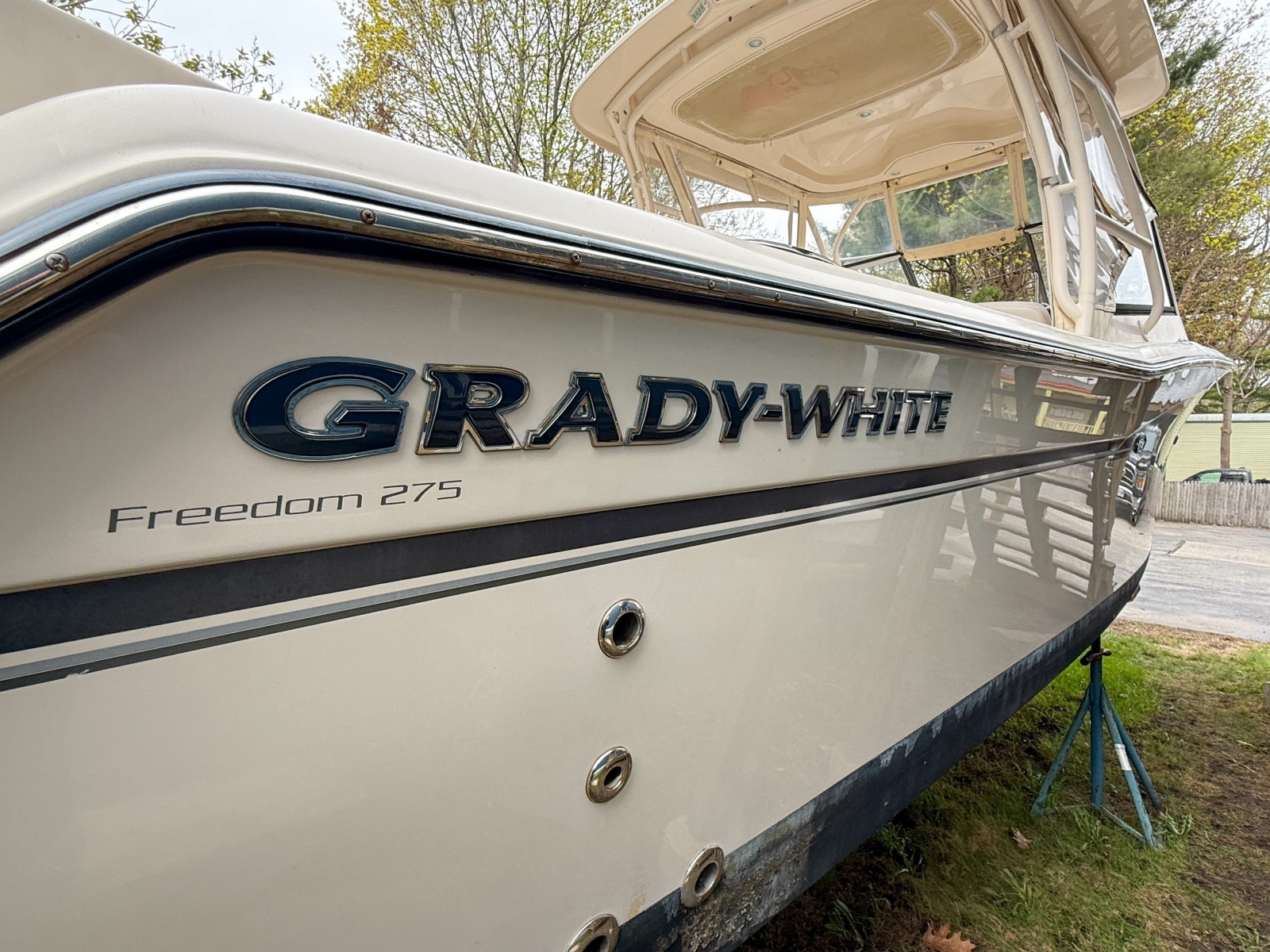 2015 Grady-White Freedom 275
