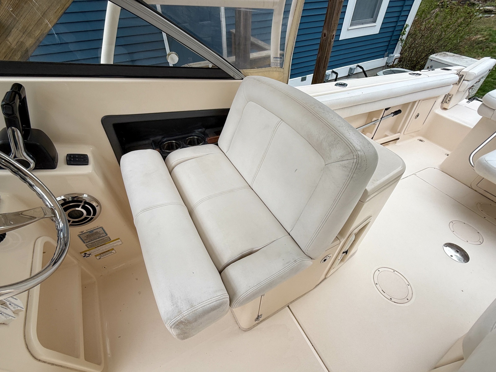 2015 Grady-White Freedom 275