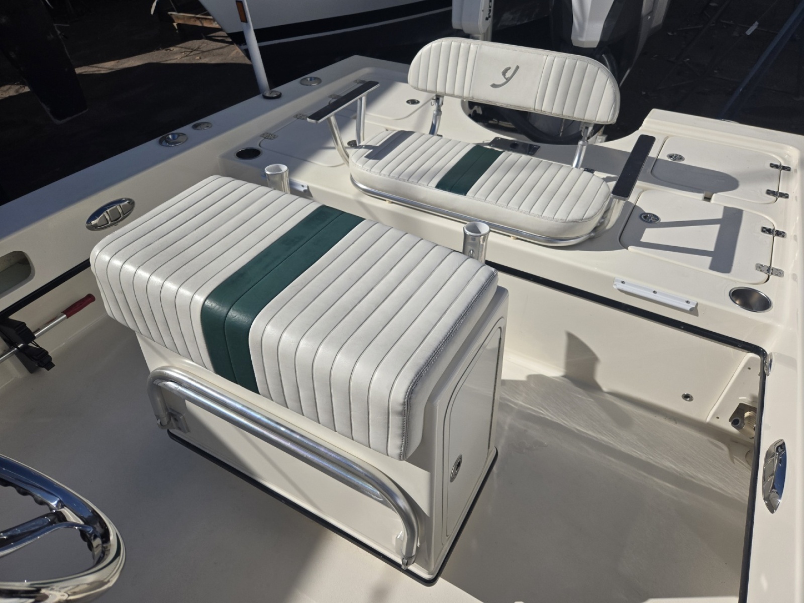 24ft Young Boats Yacht For Sale