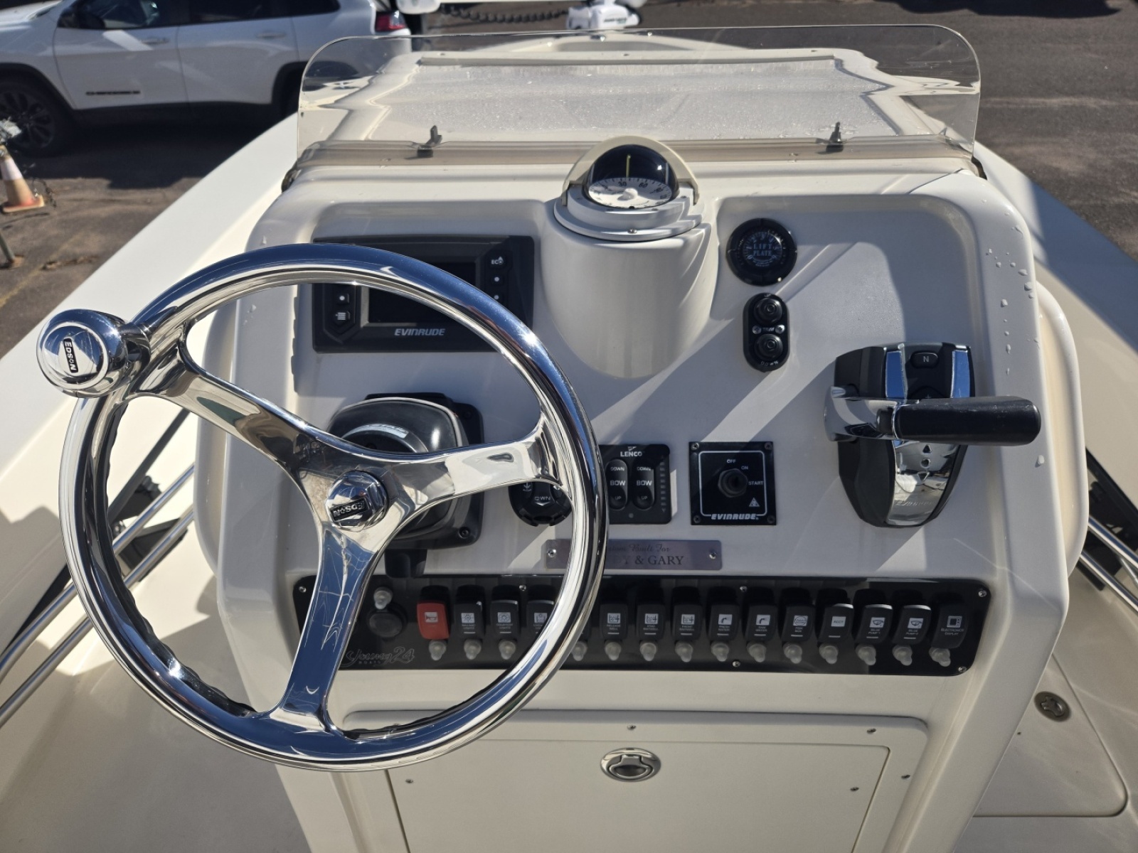 24ft Young Boats Yacht For Sale