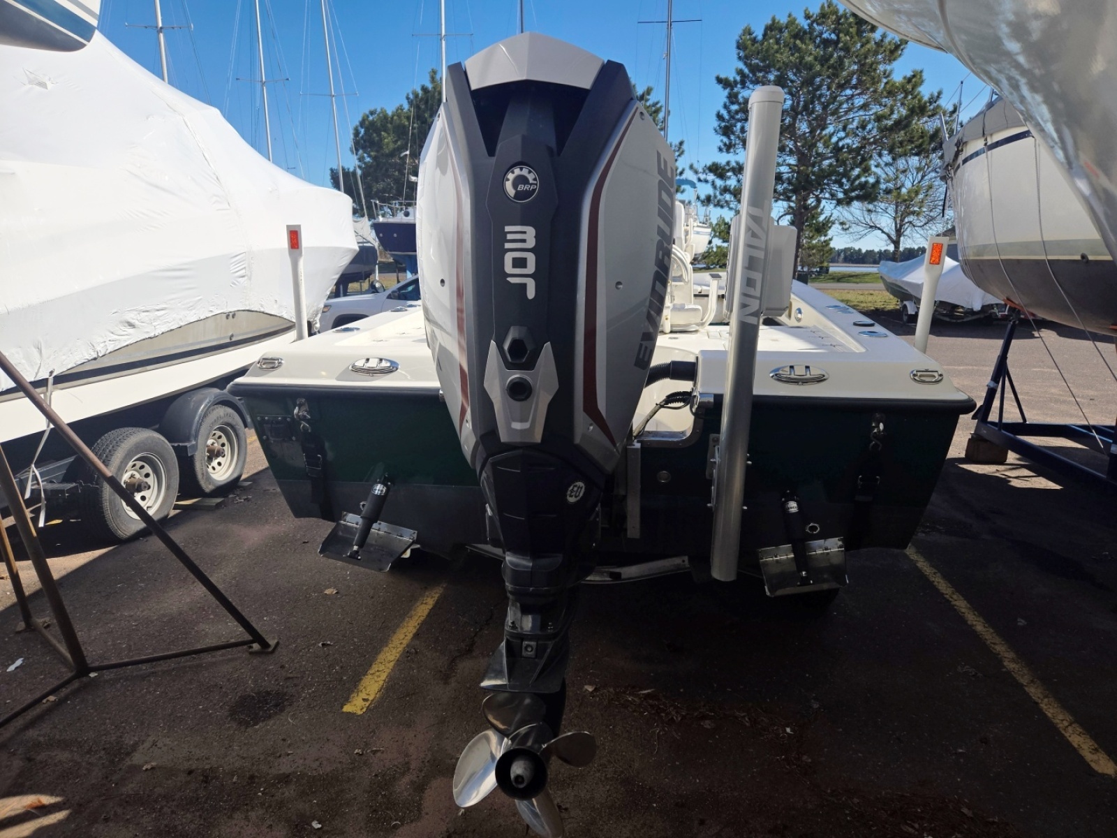 24ft Young Boats Yacht For Sale