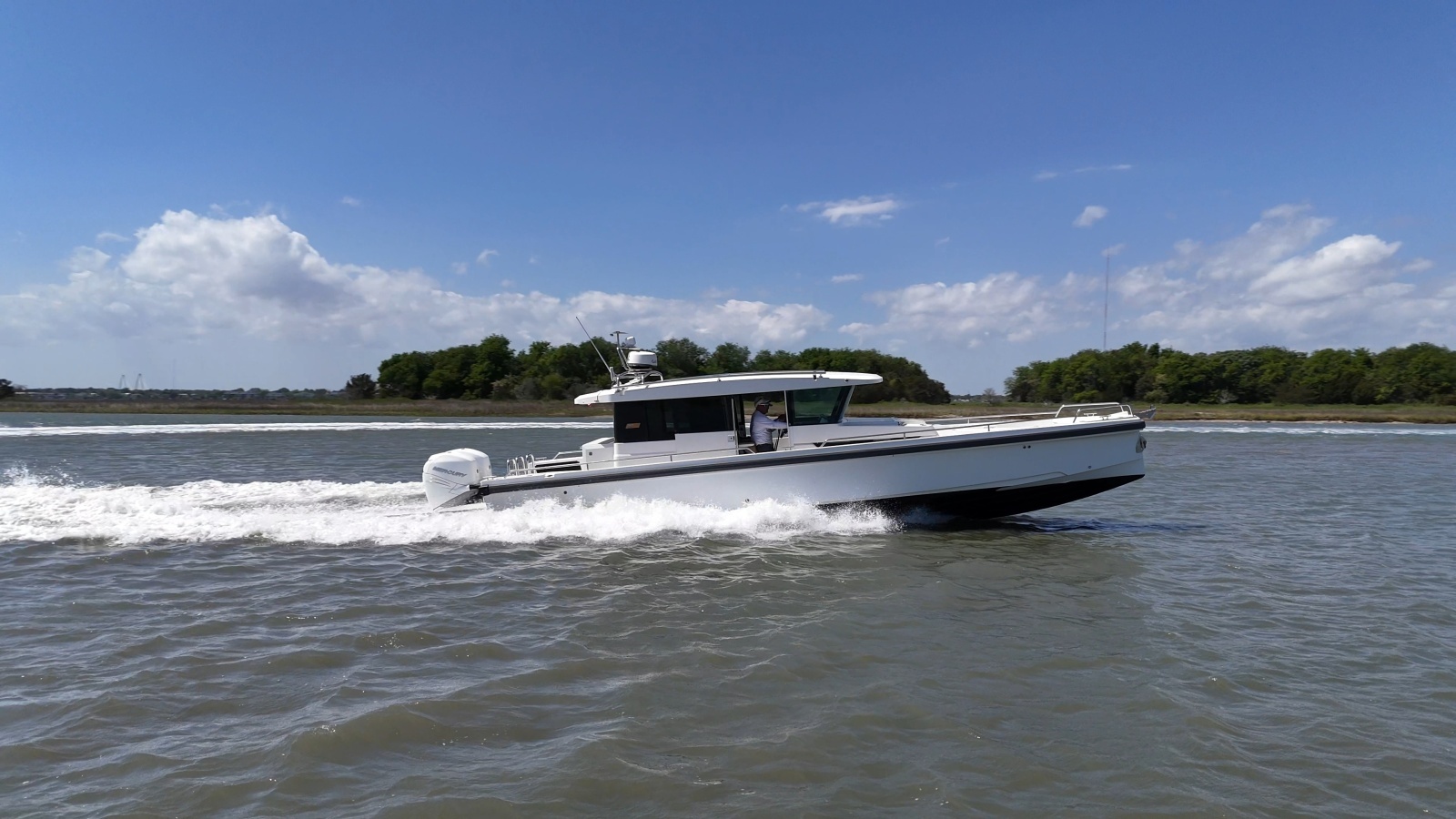 2019 Axopar 37 XC Cross Cabin