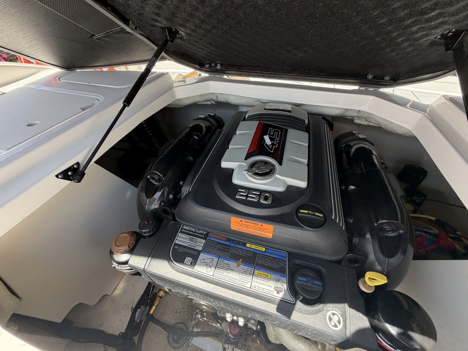 2022 Chaparral 21 SSi