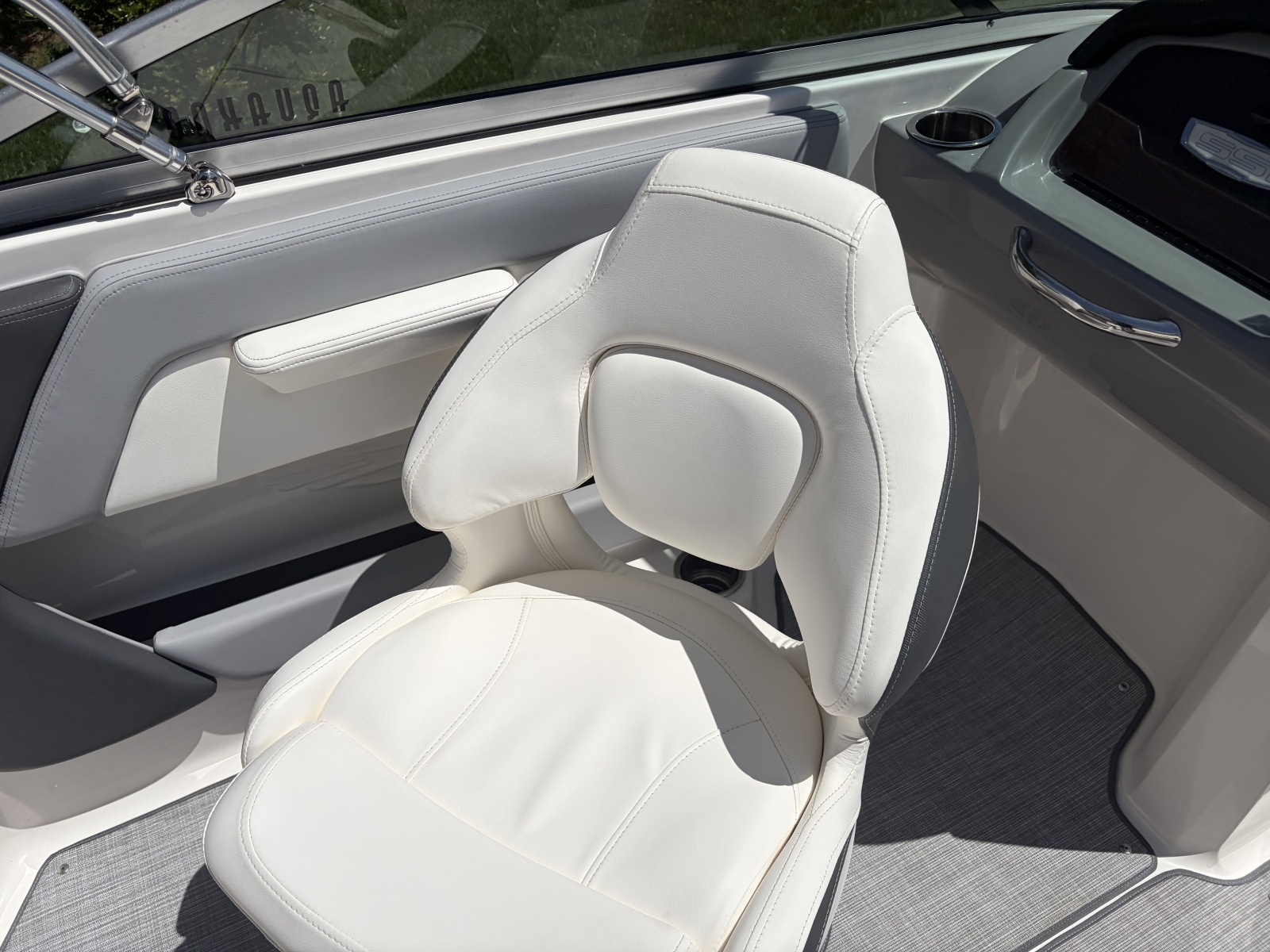 2022 Chaparral 21 SSi