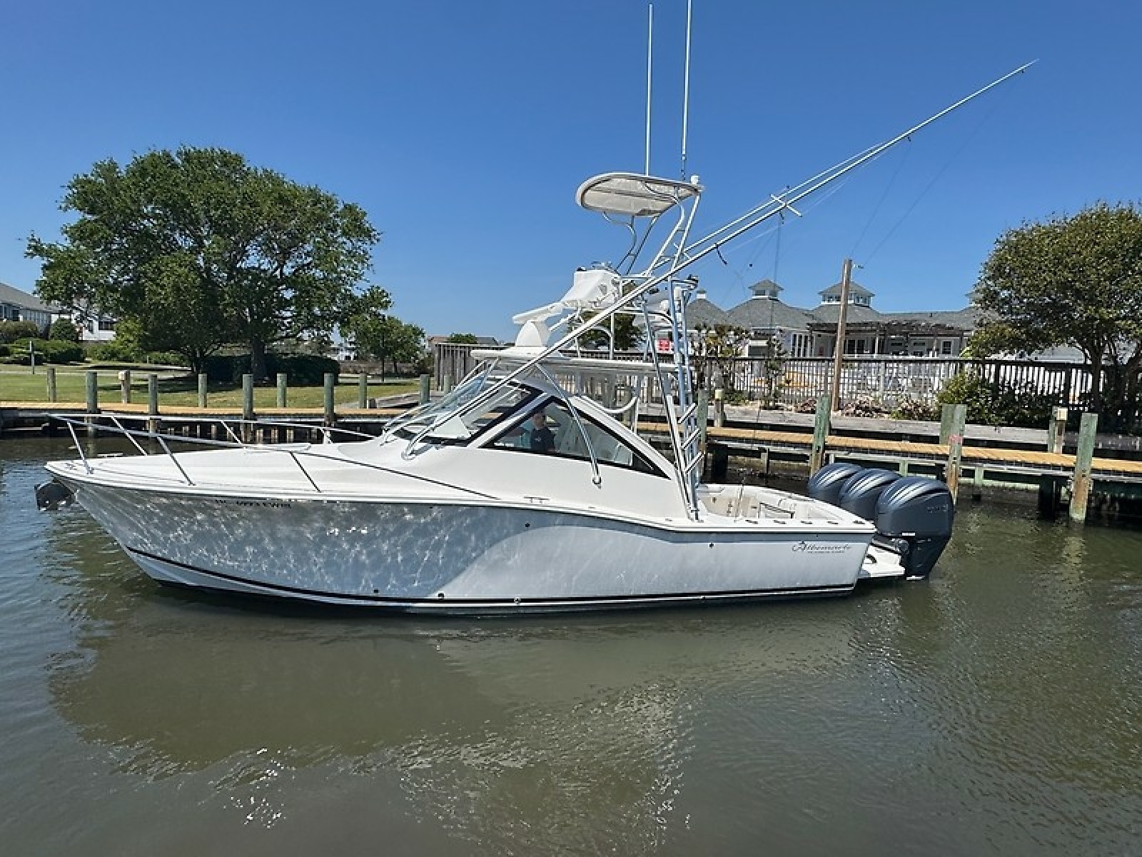 2022 Albemarle 30 Express