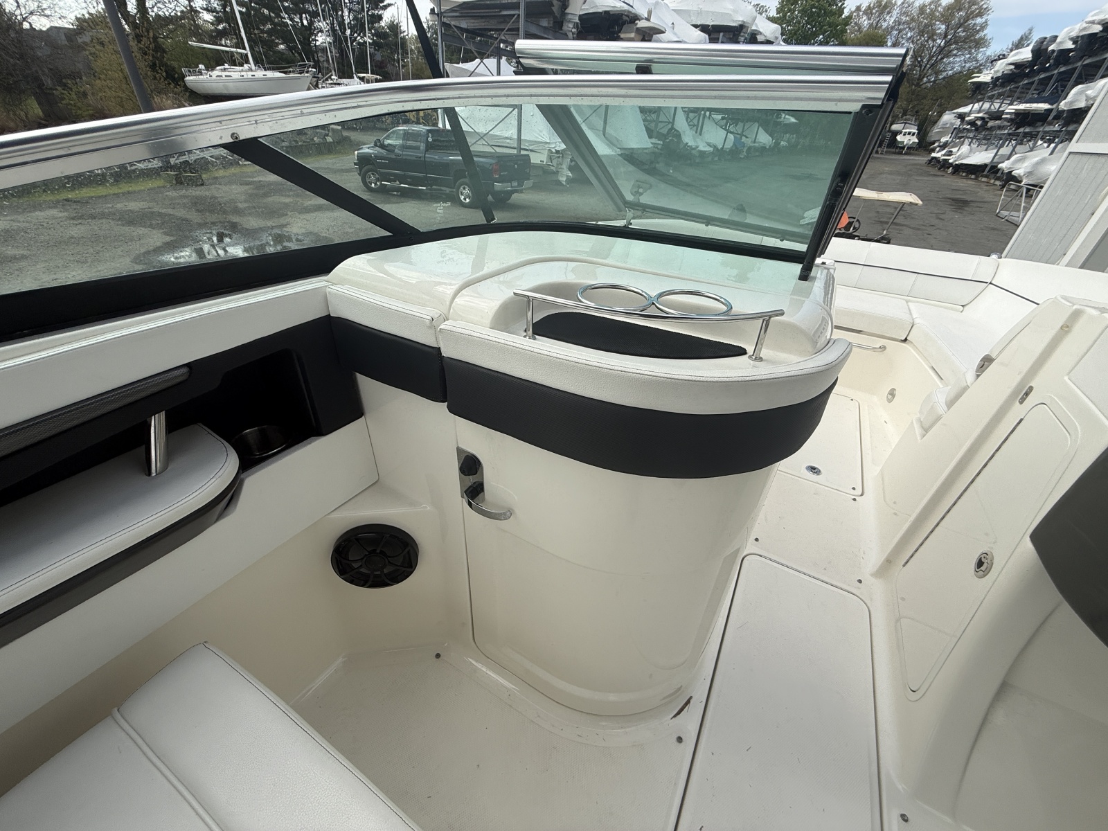 2015 Sea Ray 240 Sundeck