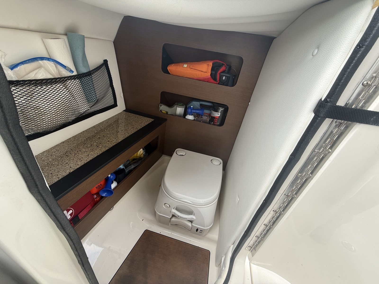 2015 Sea Ray 240 Sundeck
