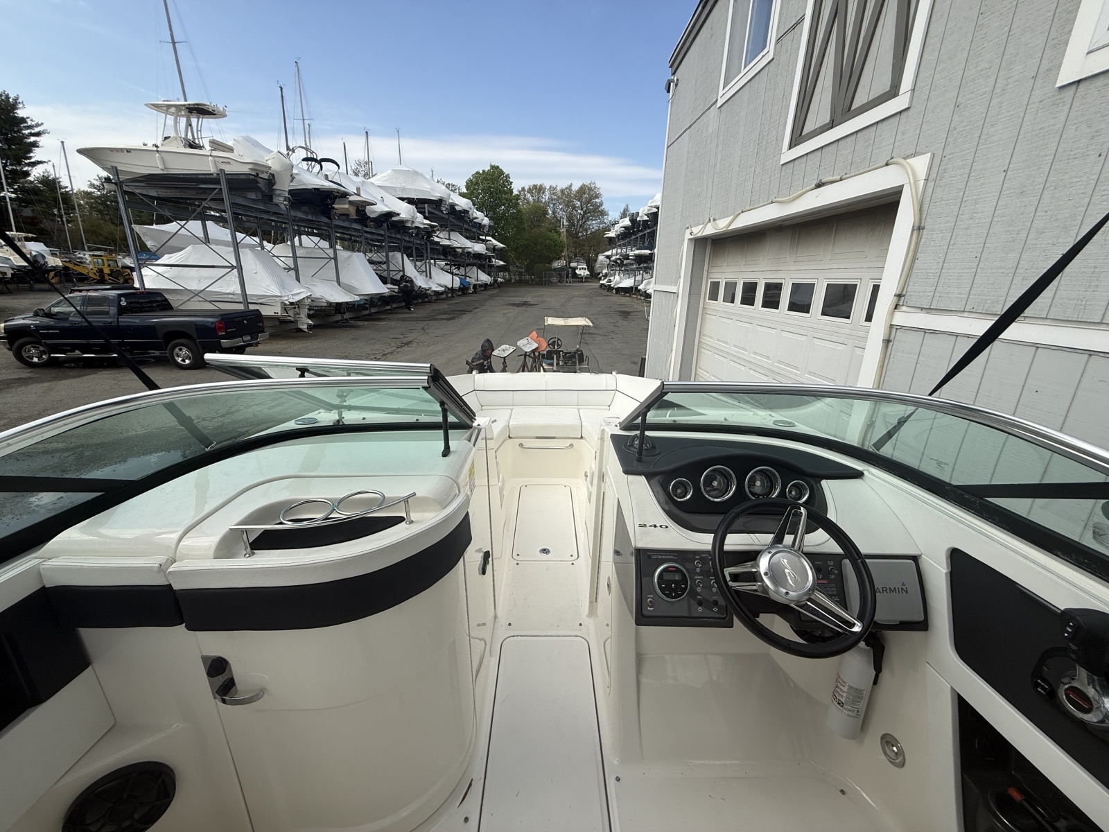2015 Sea Ray 240 Sundeck