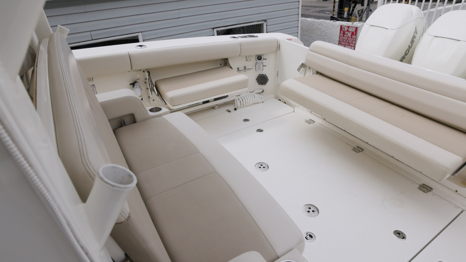2018 Boston Whaler 380 Outrage