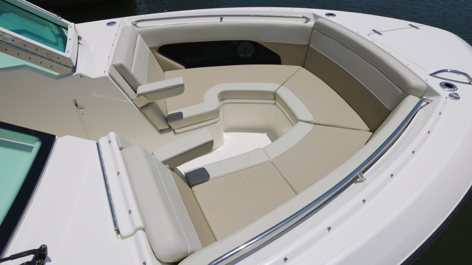 28ft Boston Whaler Yacht For Sale