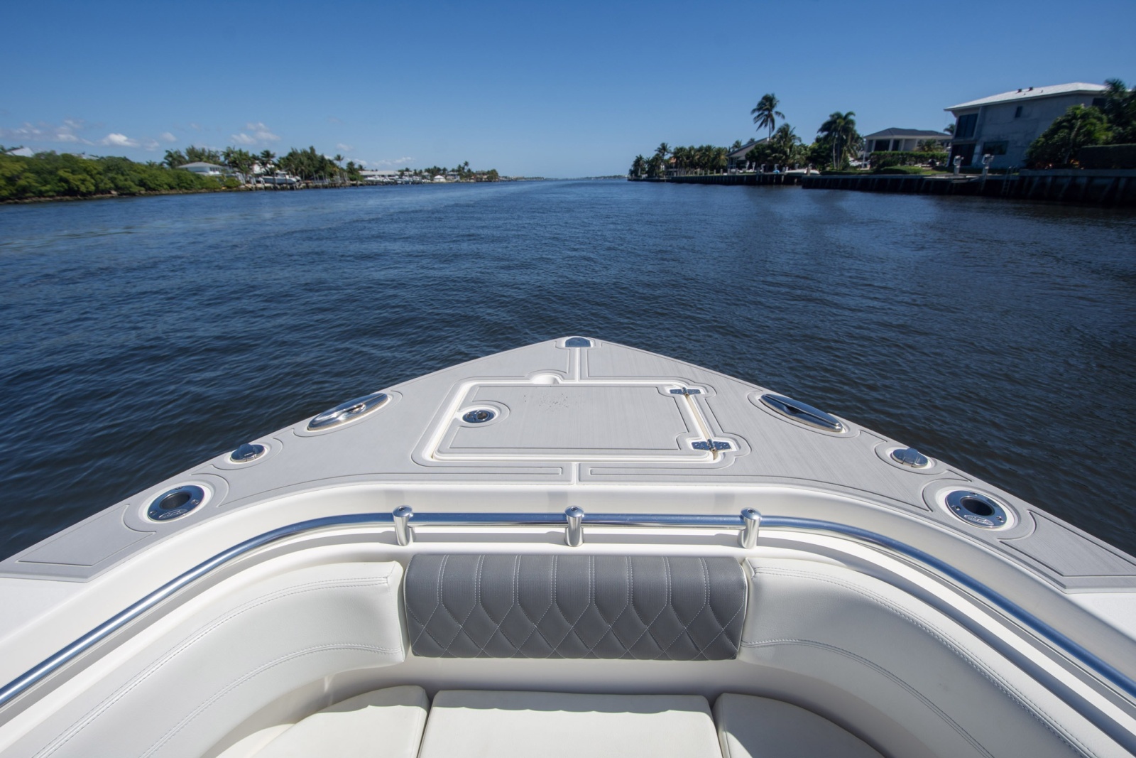 2023 Cobia 280 Center Console