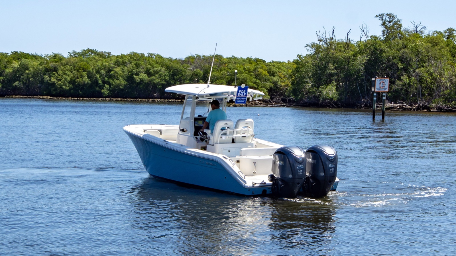 2023 Cobia 280 Center Console