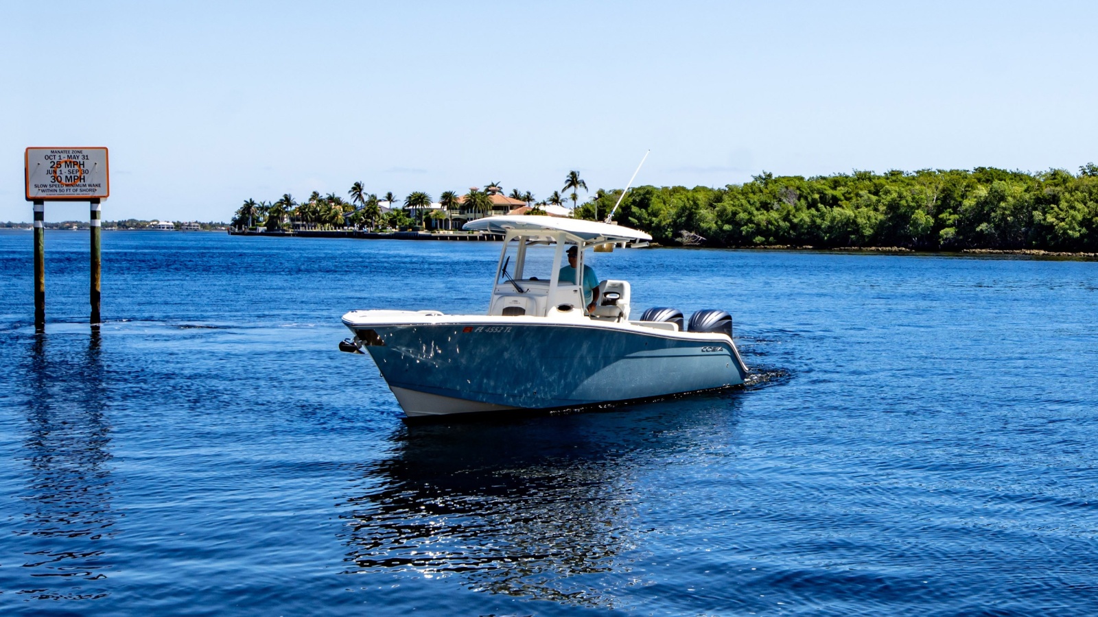 2023 Cobia 280 Center Console