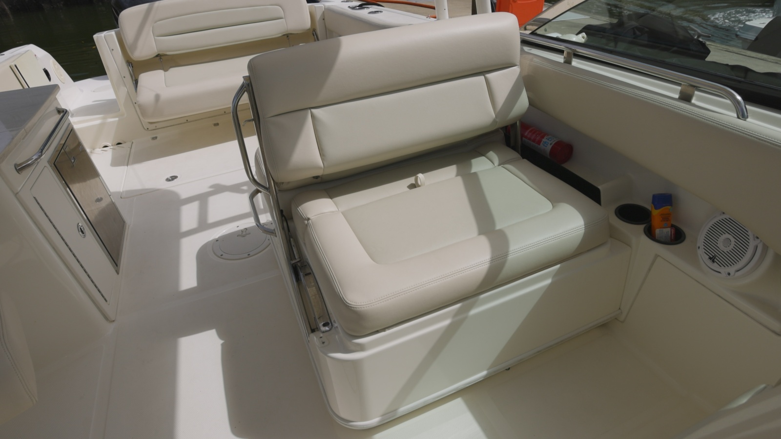 2014 Pre Owned BW 270 Vantage .00_01_06_00.Still008