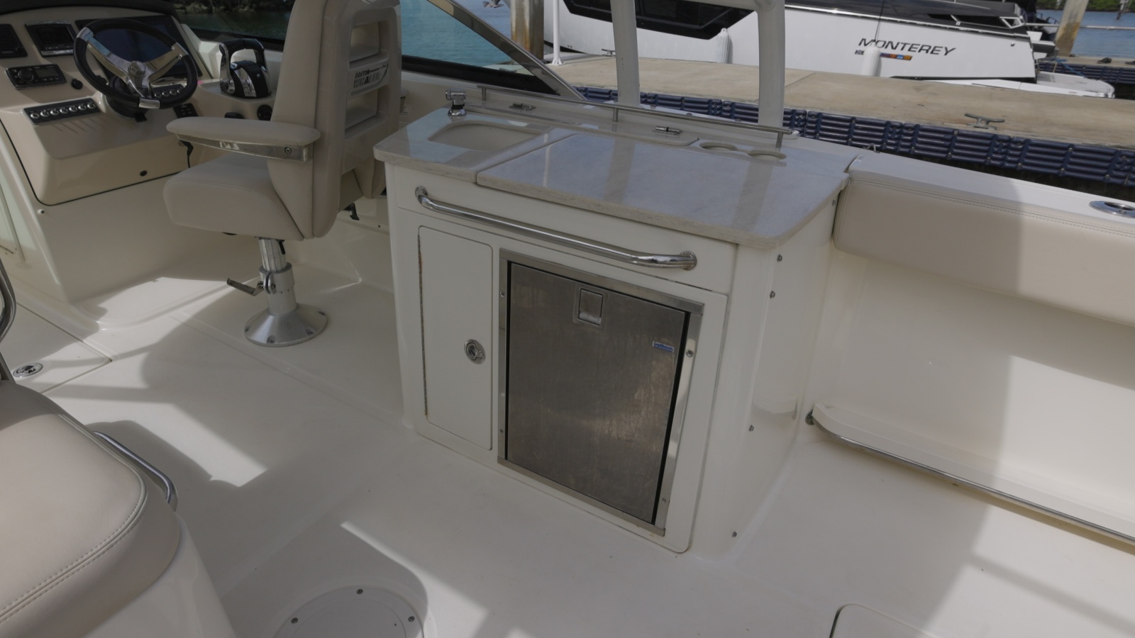 2014 Pre Owned BW 270 Vantage .00_00_56_06.Still013