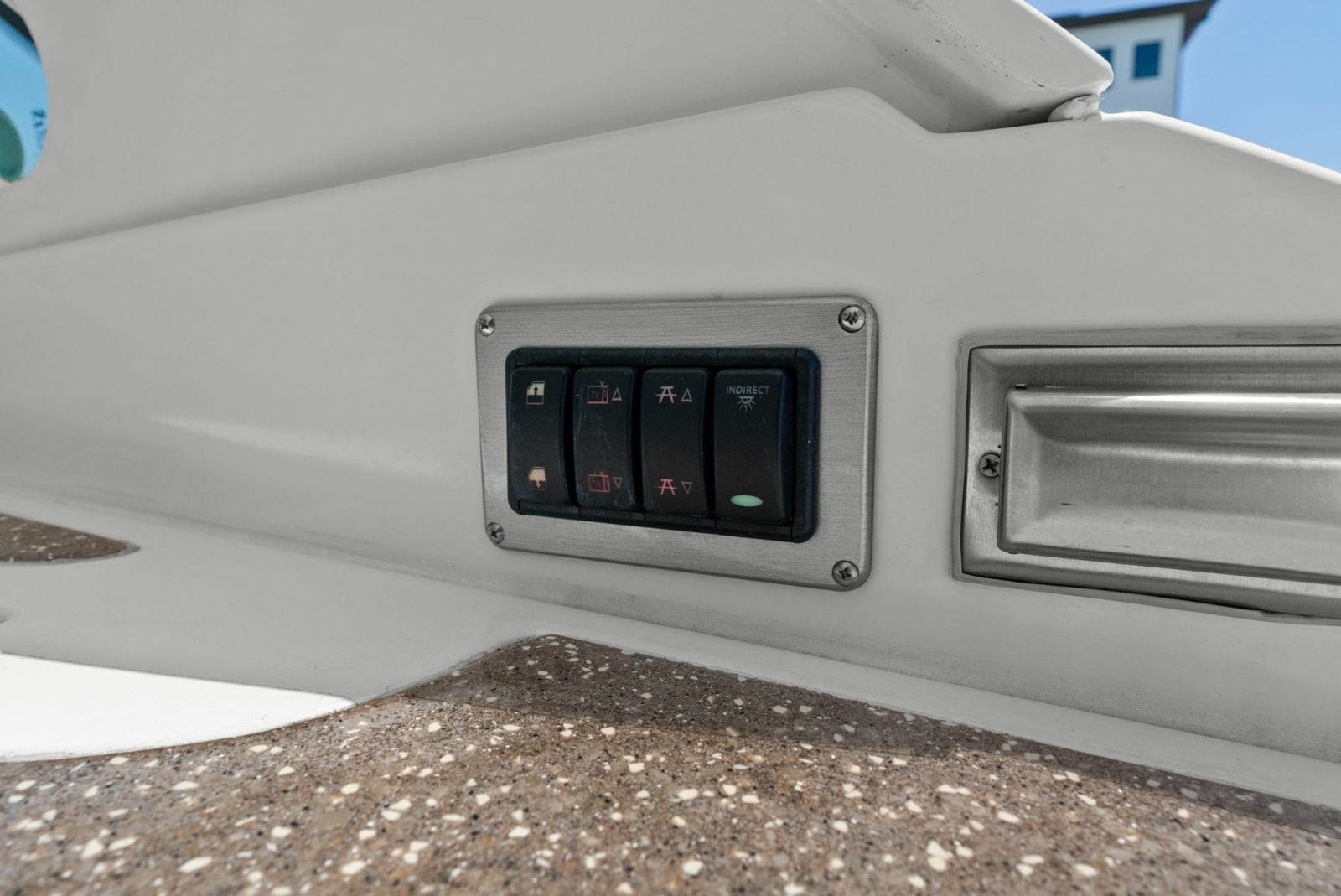 2012 Cruisers Yachts 540 Coupe