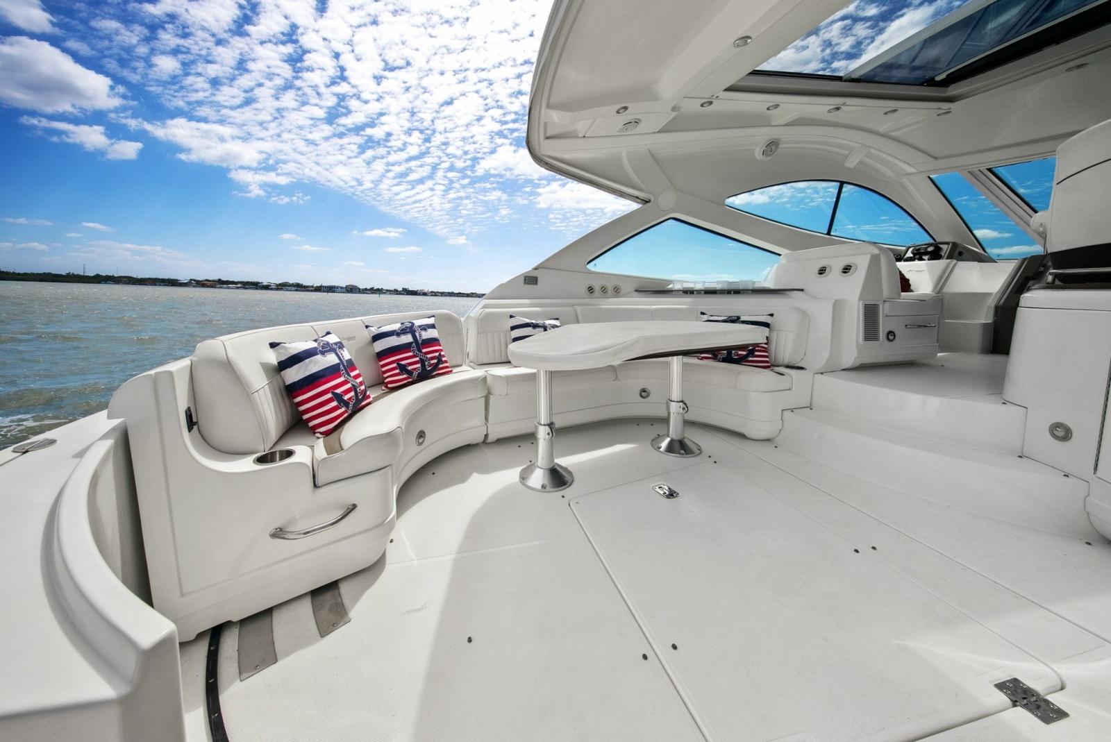 2012 Cruisers Yachts 540 Coupe