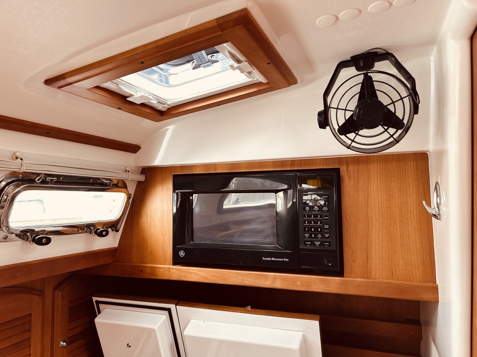 Lockwood 42ft Sabre Yacht For Sale