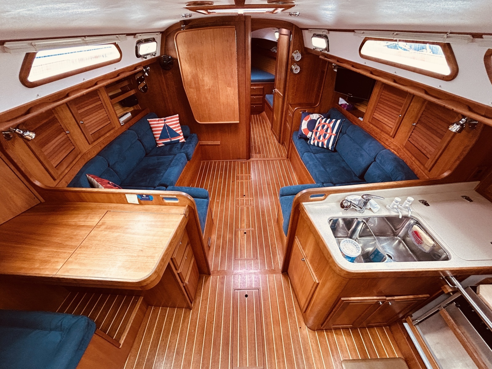 Lockwood 42ft Sabre Yacht For Sale