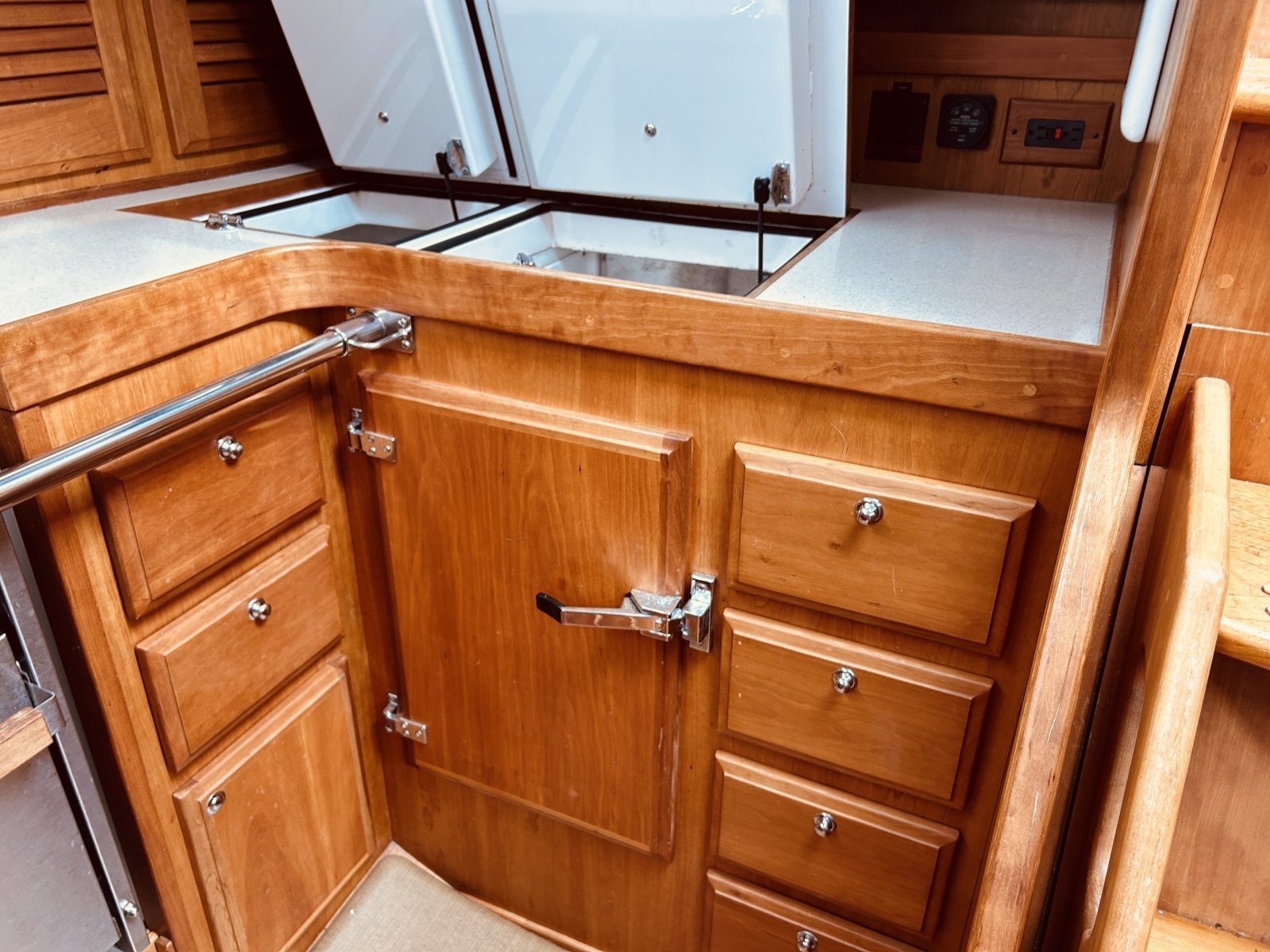 Lockwood 42ft Sabre Yacht For Sale
