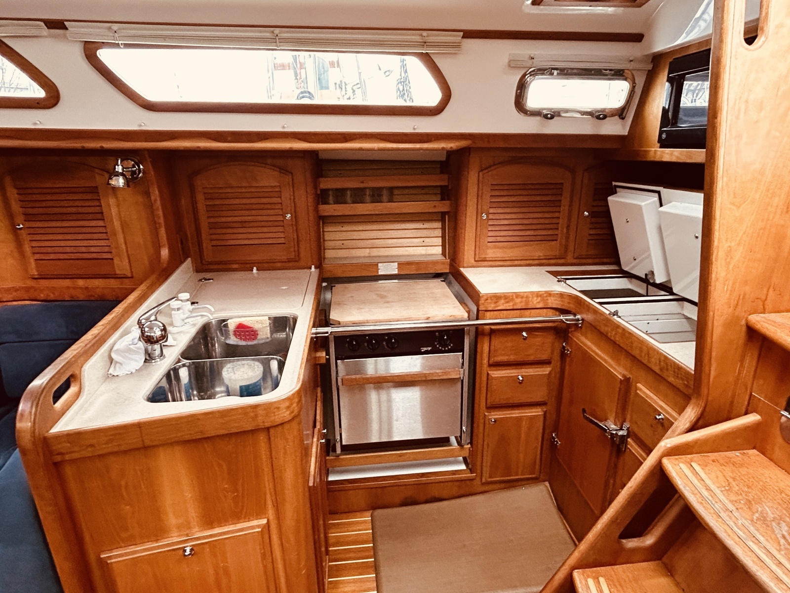 Lockwood 42ft Sabre Yacht For Sale