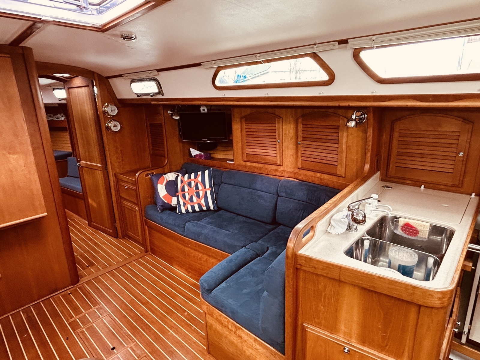 Lockwood 42ft Sabre Yacht For Sale