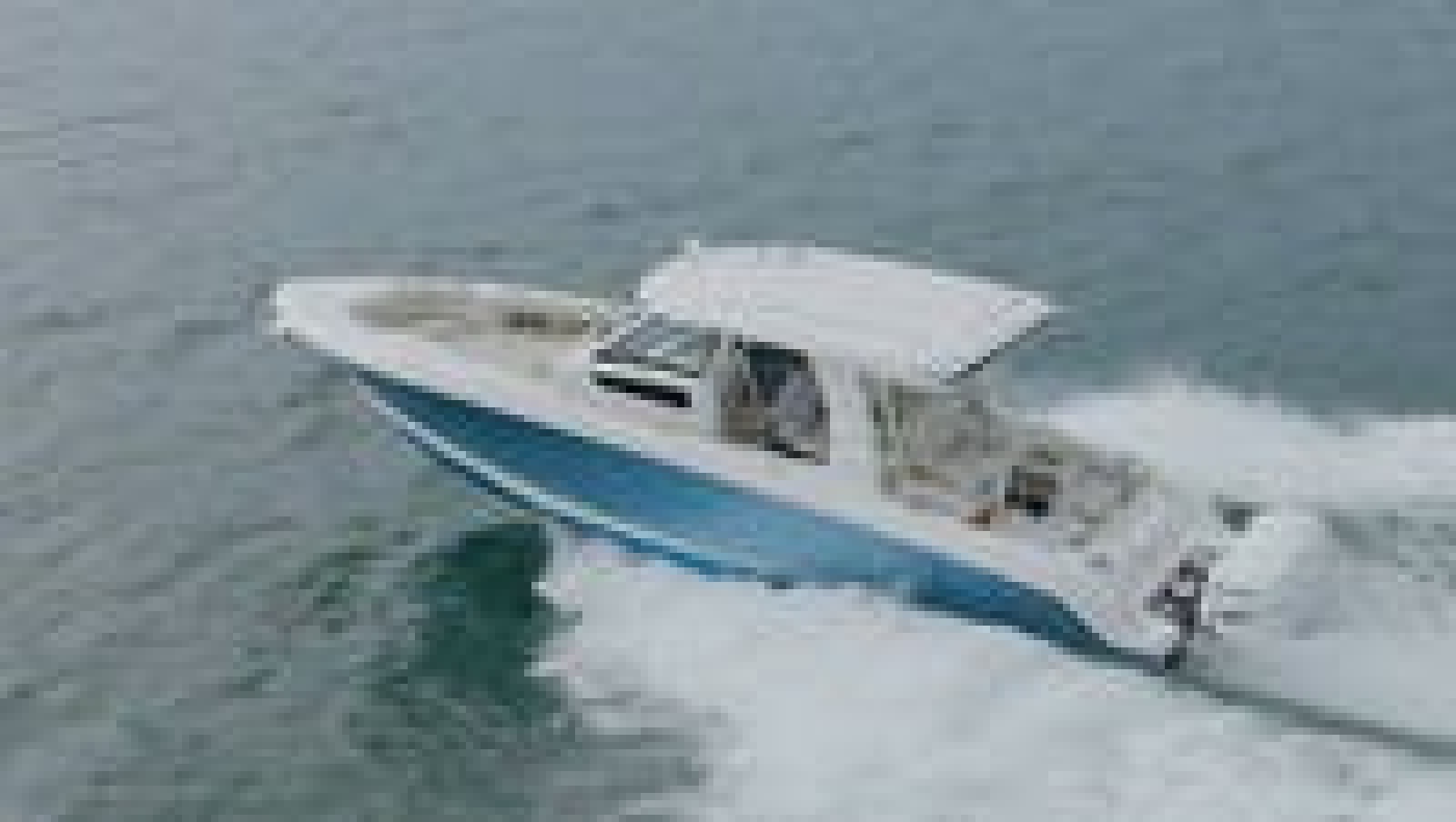 2019 Boston Whaler Outrage