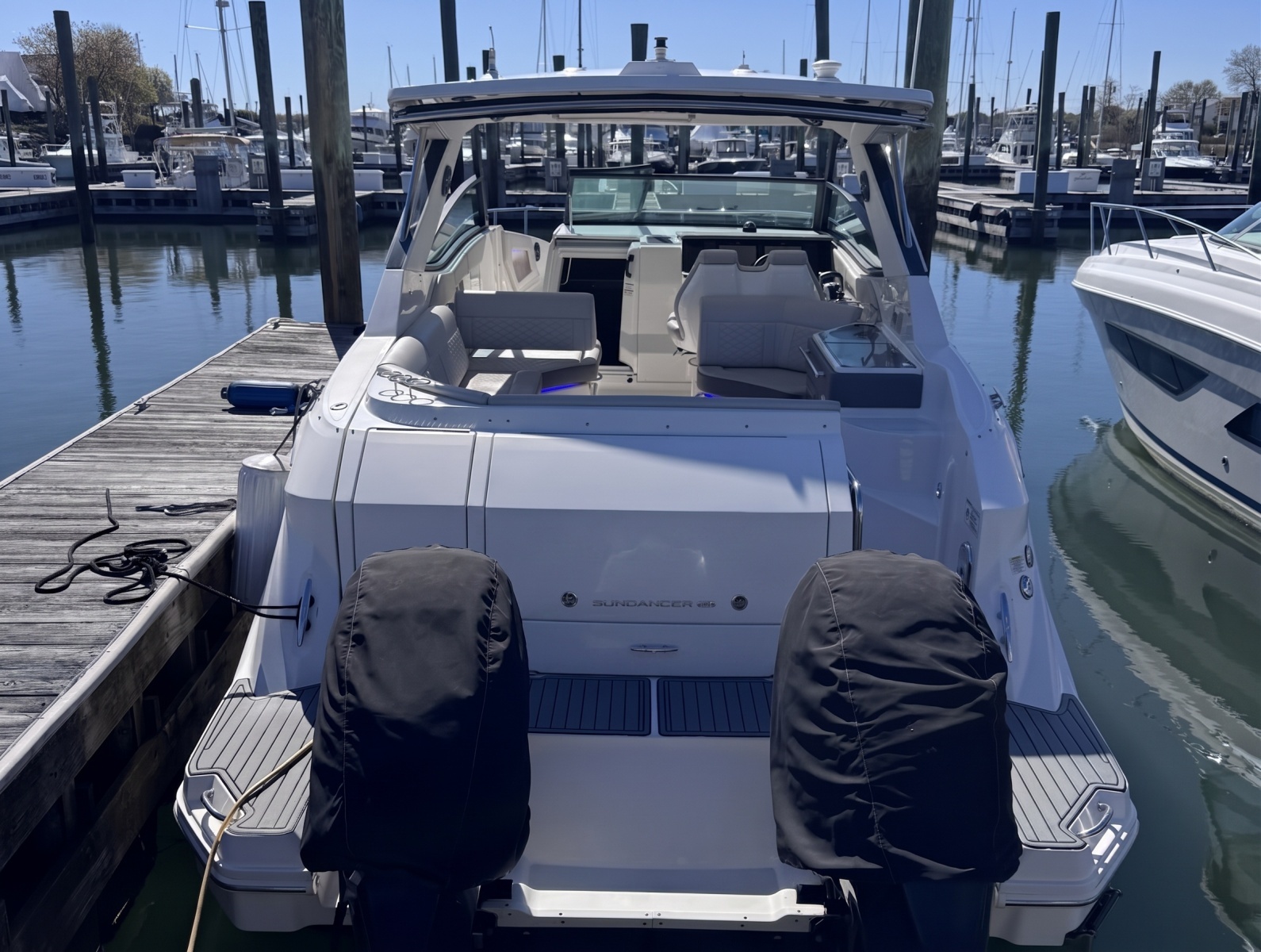 2021 Sea Ray 320 Sundancer