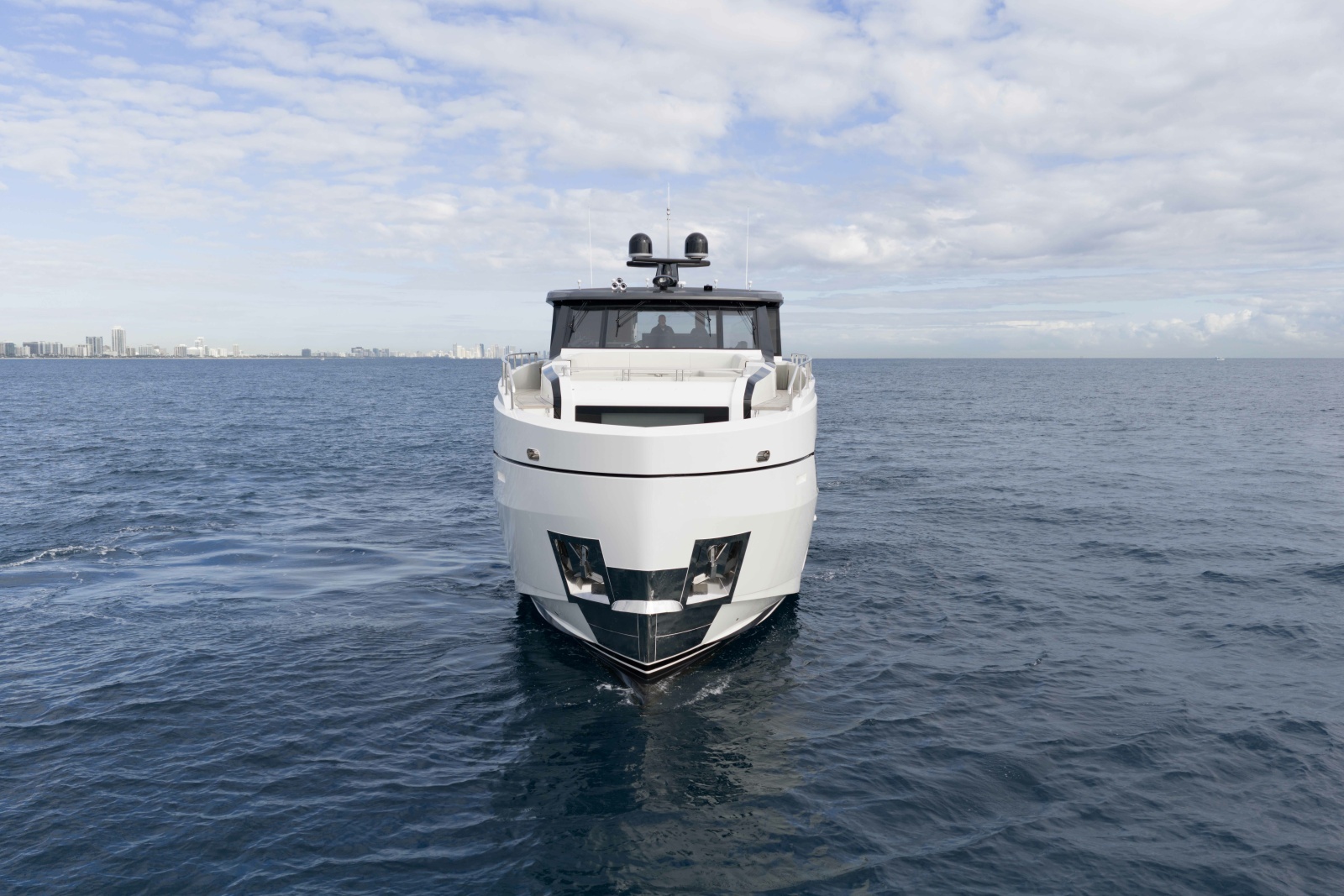 98ft Ocean Alexander Yacht For Sale