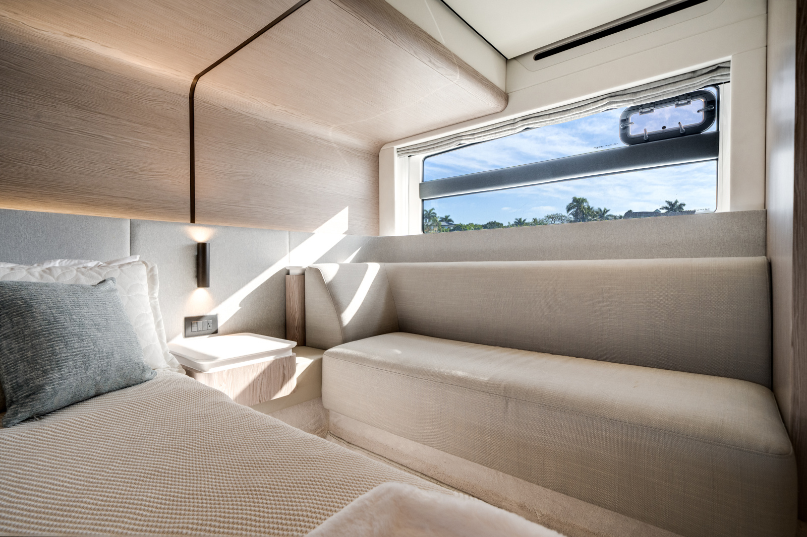 53' 2024 Azimut 53 FLY