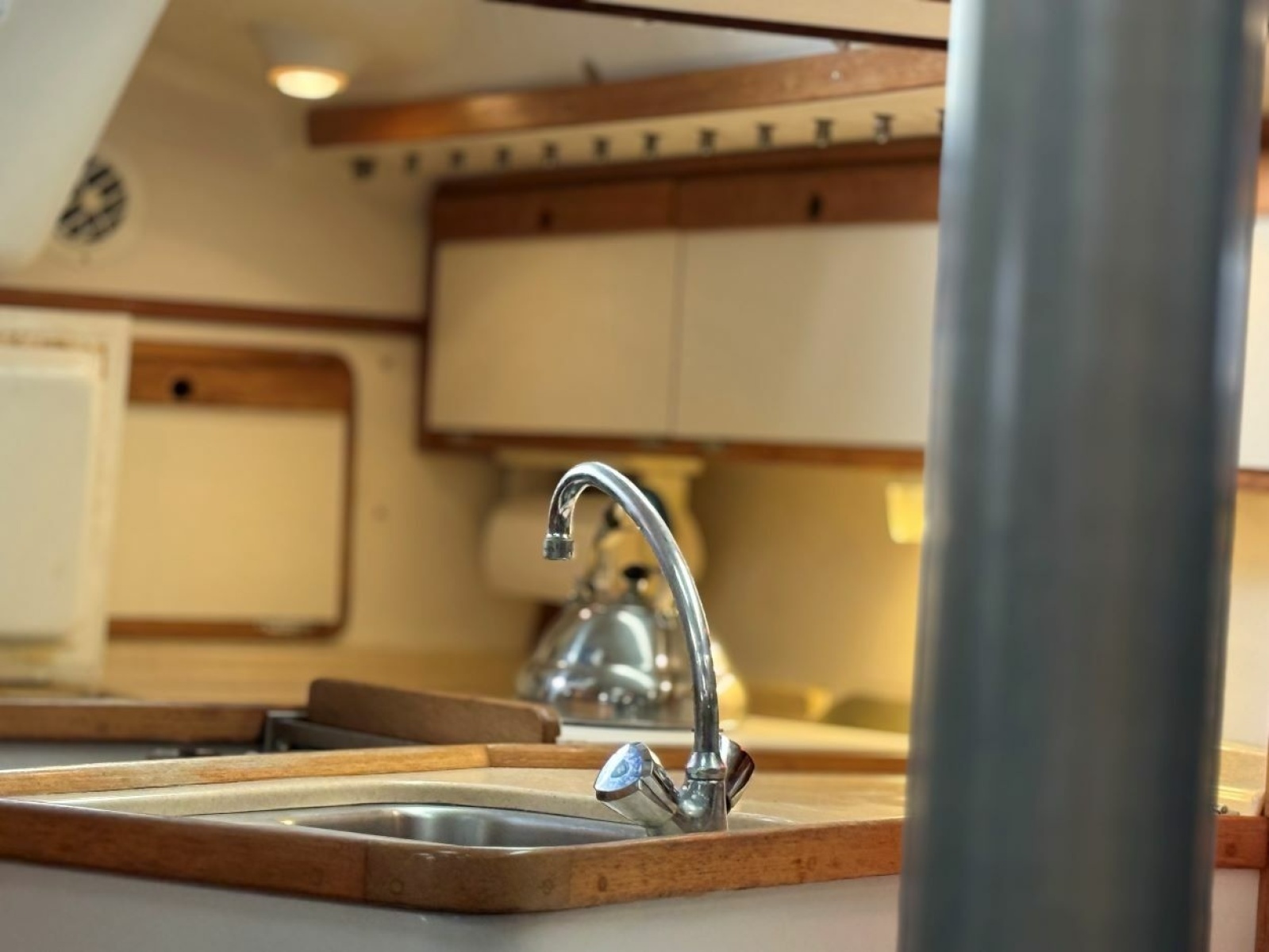 32' 1996 Catalina 320