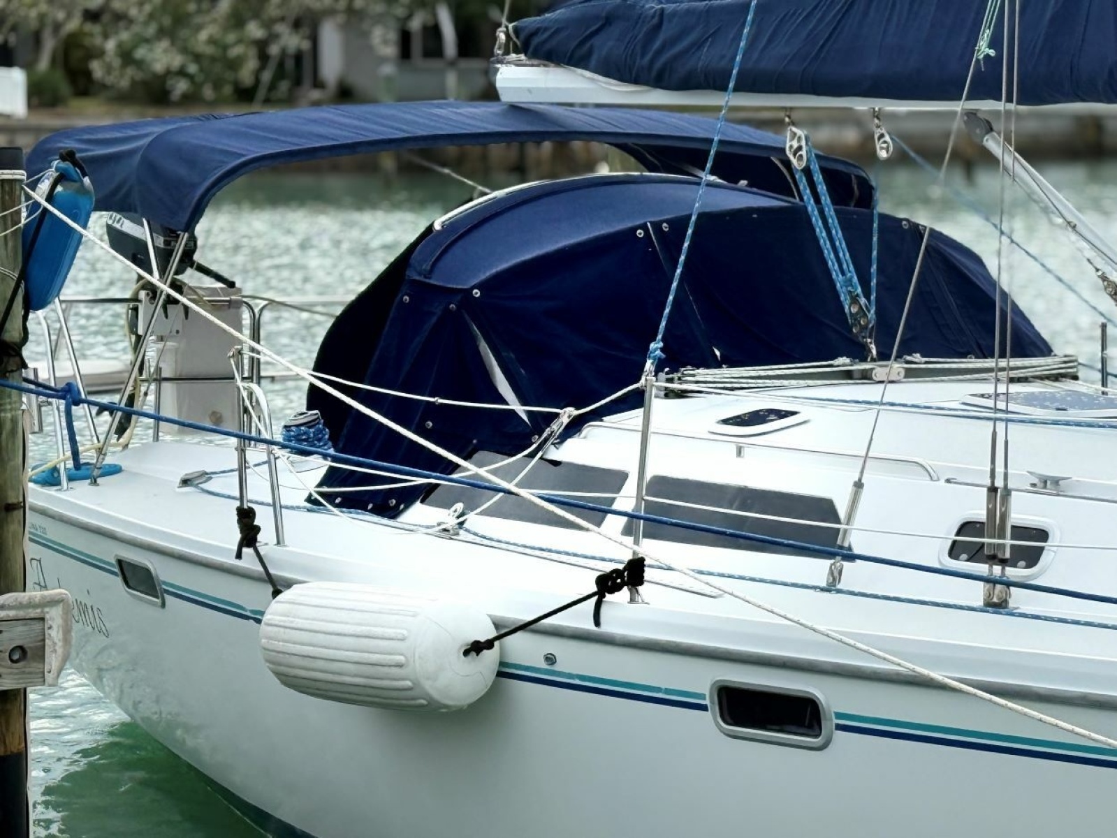 32' 1996 Catalina 320