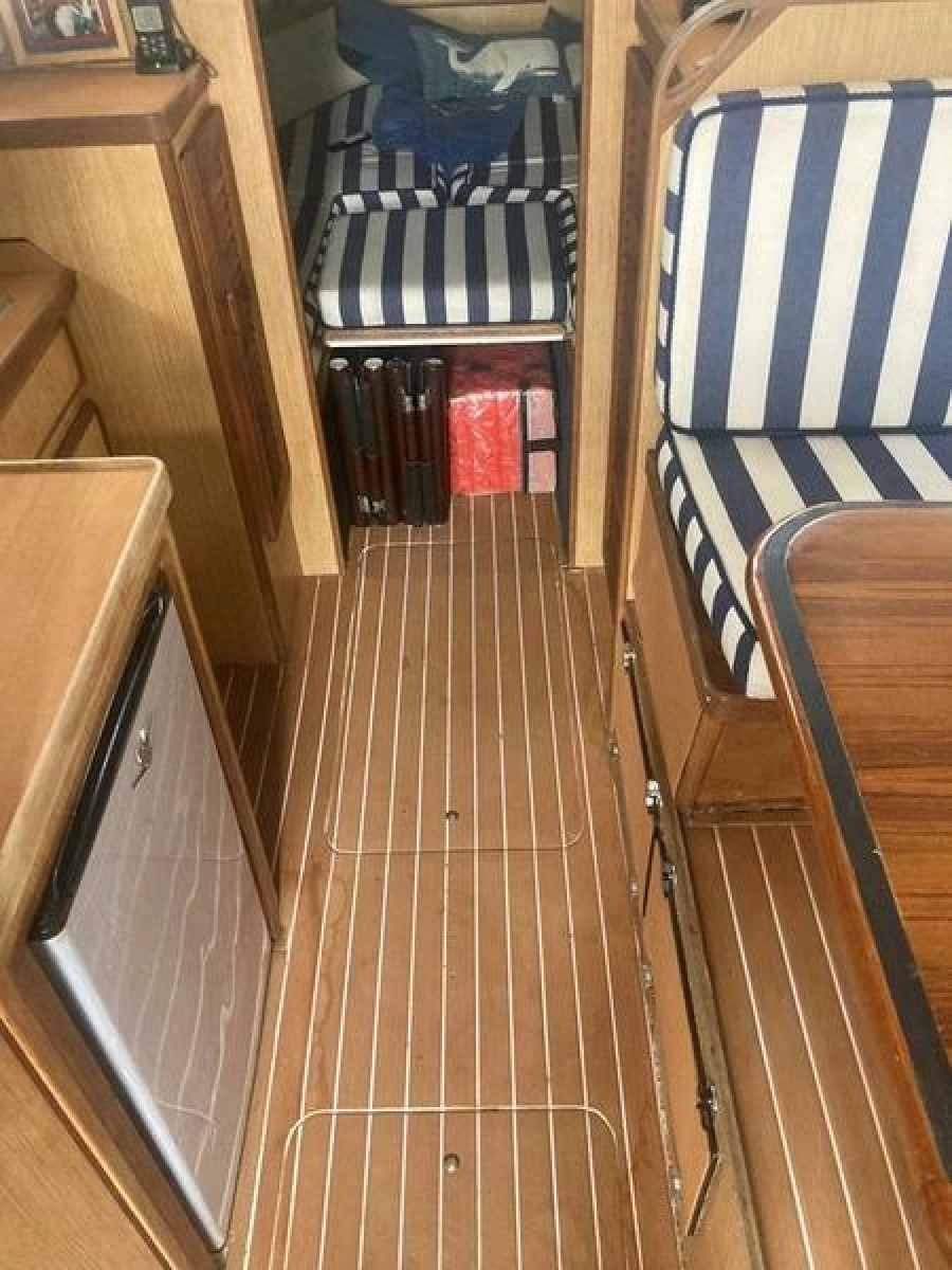 1987 Bertram 28 Sport Fly Fish