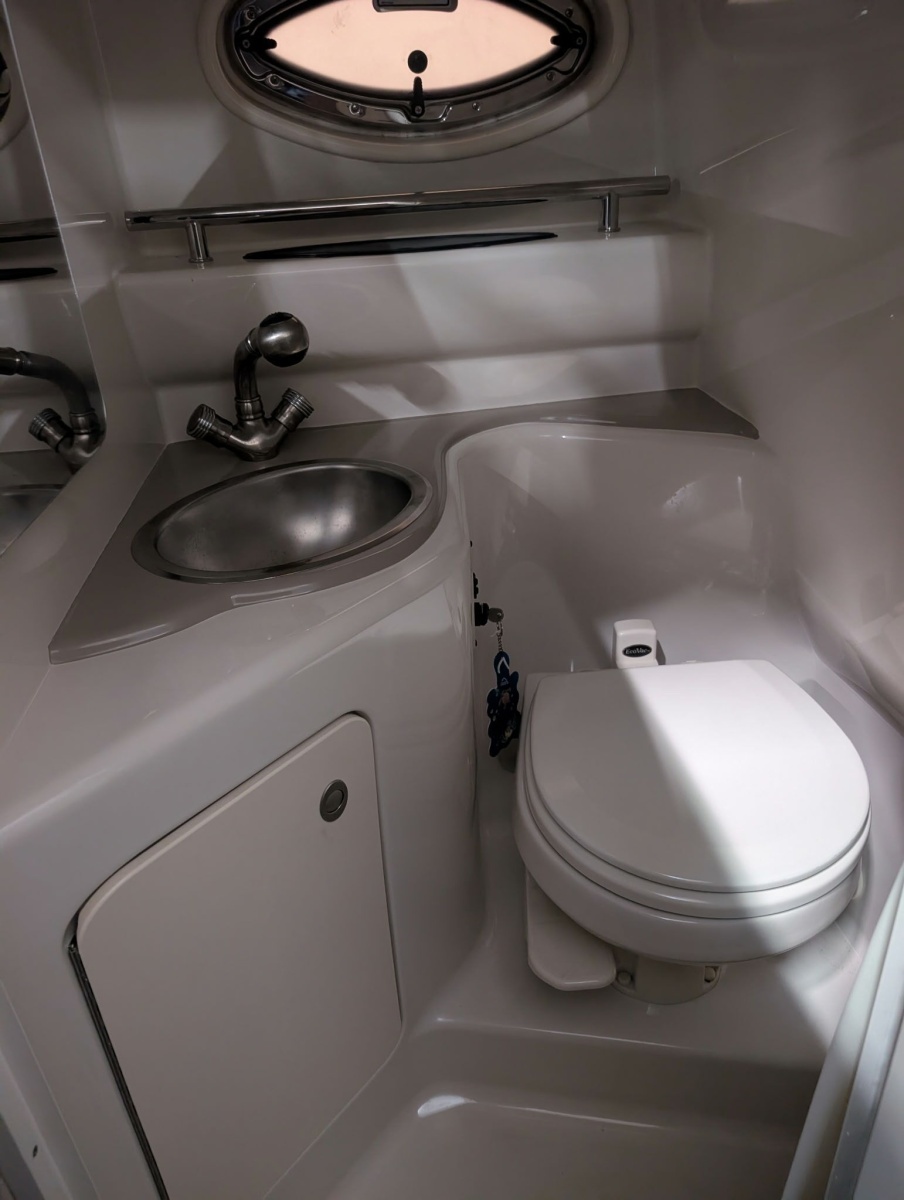 24ft Sea Ray Yacht For Sale