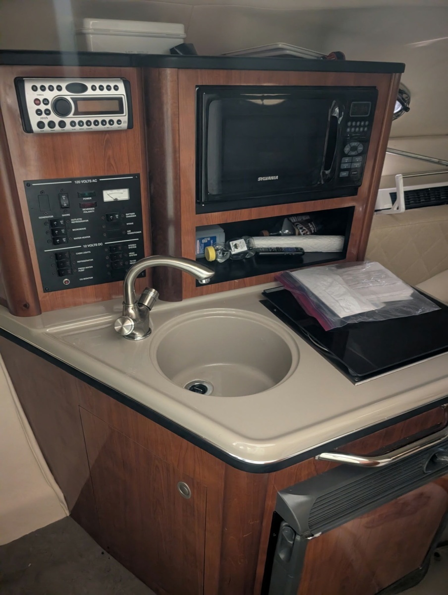 24ft Sea Ray Yacht For Sale