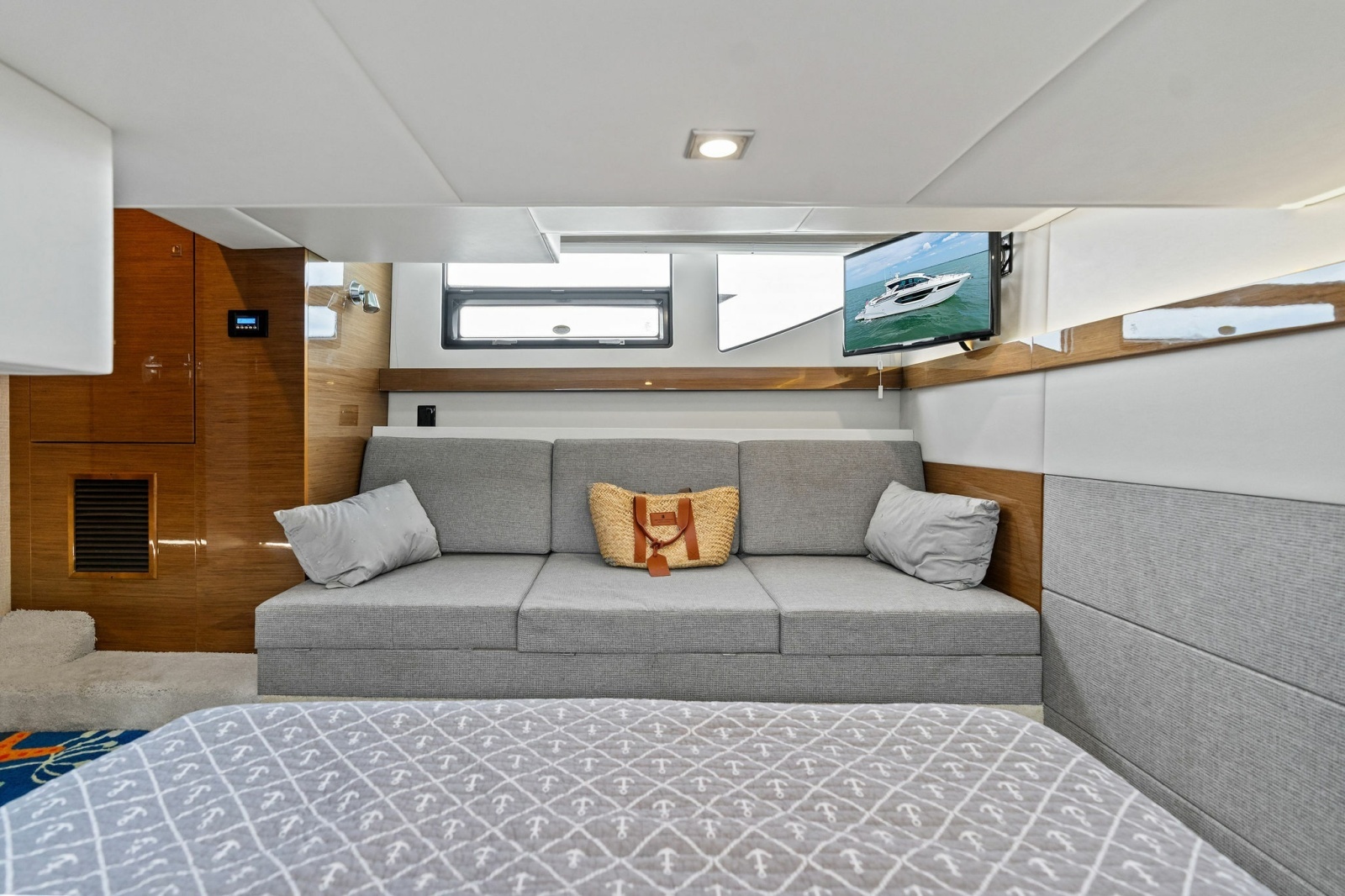 2019 Cruisers Yachts 42 Cantius 'Truly Ineffable'