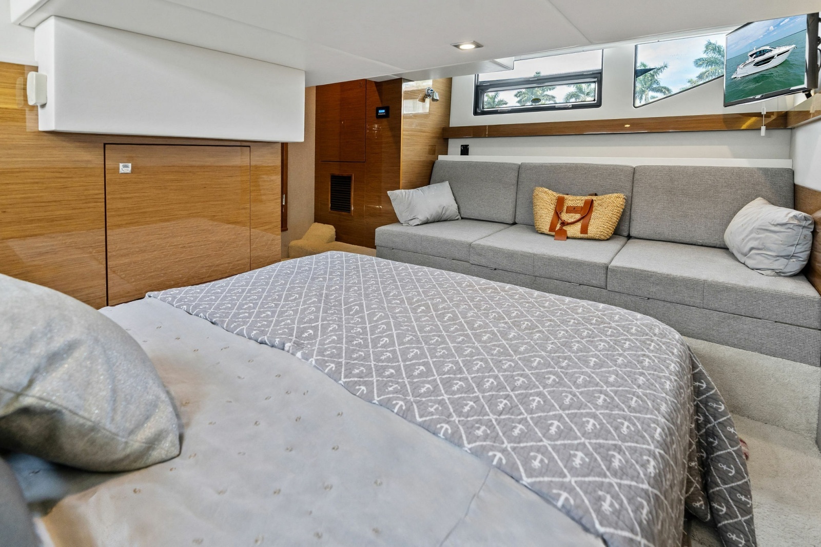 2019 Cruisers Yachts 42 Cantius 'Truly Ineffable'