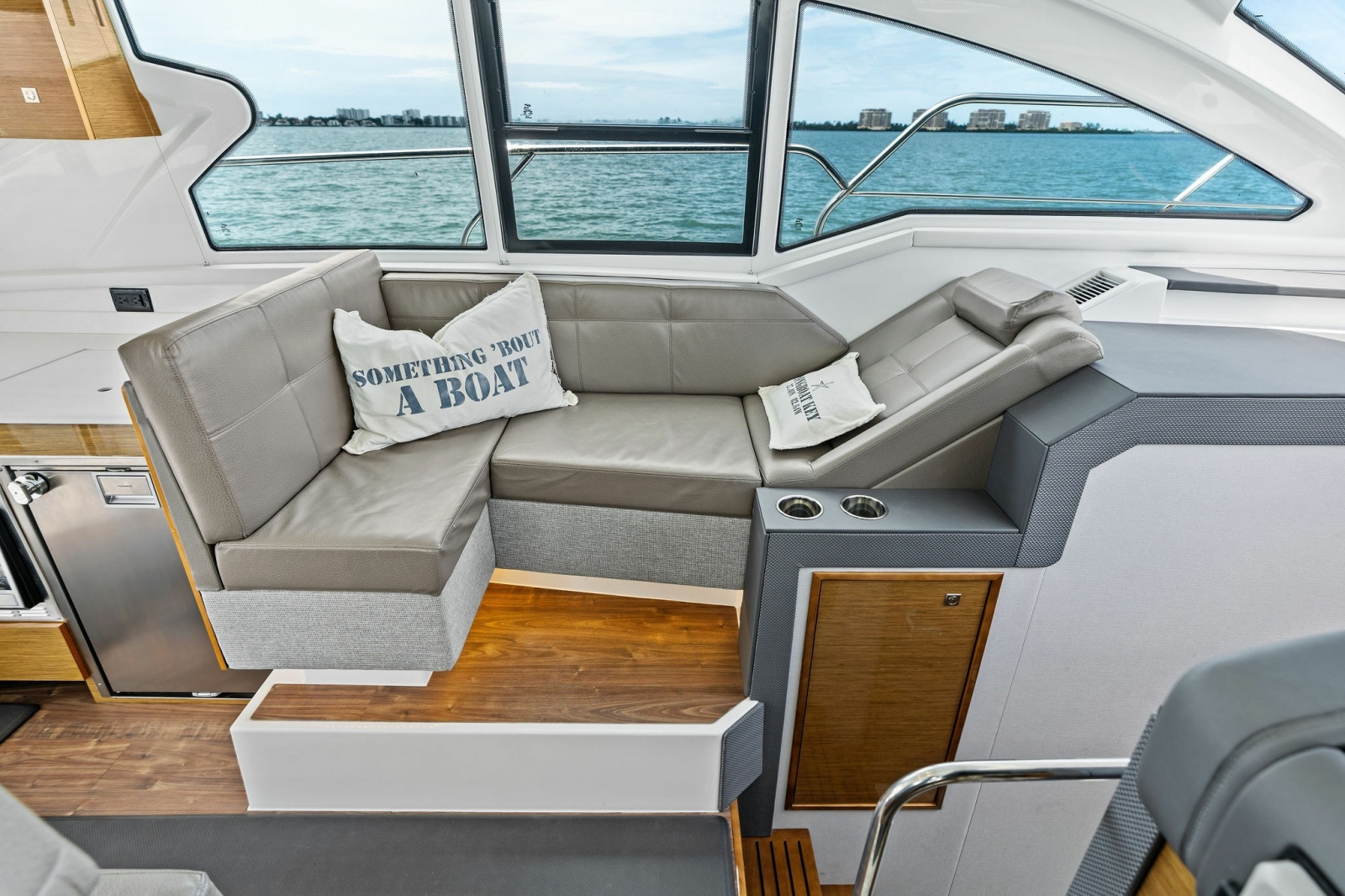 2019 Cruisers Yachts 42 Cantius 'Truly Ineffable'