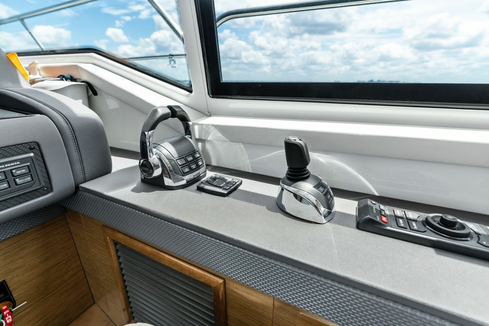 2019 Cruisers Yachts 42 Cantius 'Truly Ineffable'