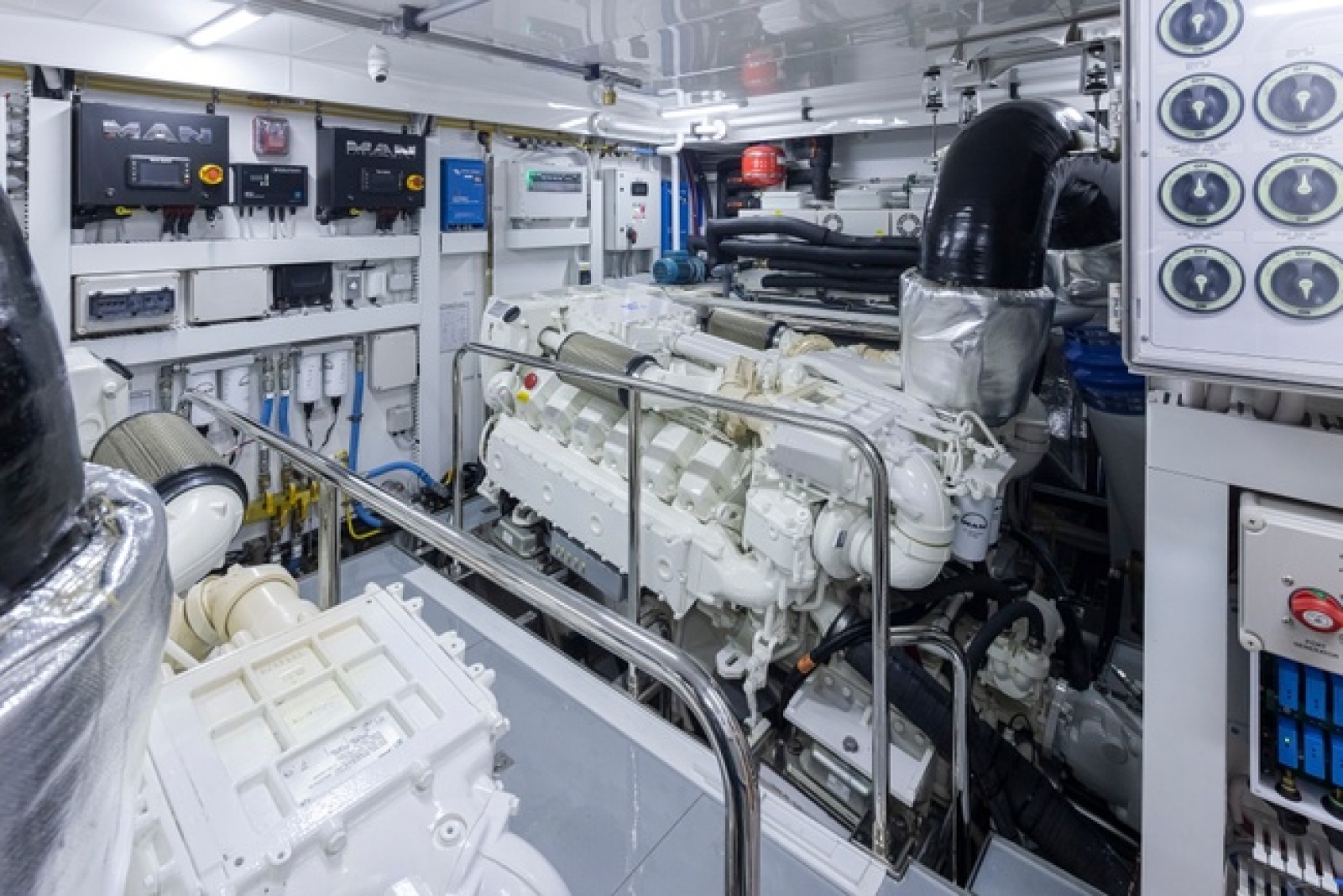 88ft Ocean Alexander Yacht For Sale